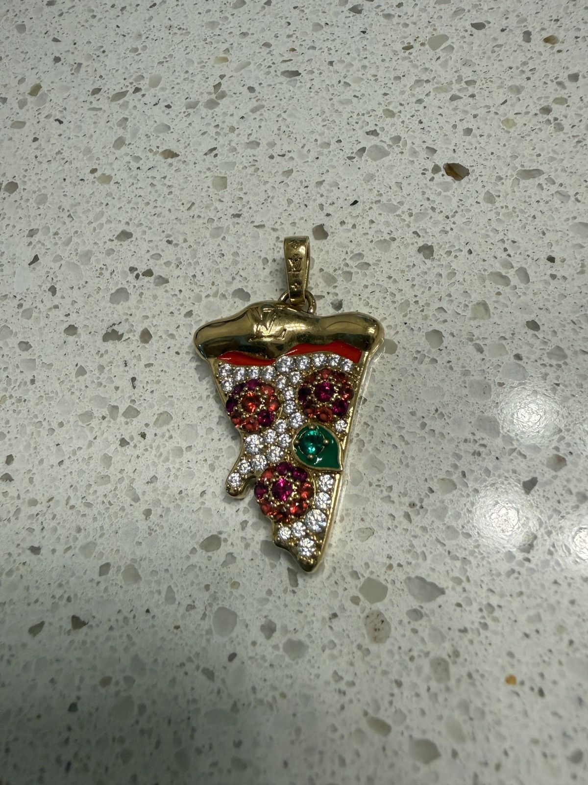 Louis Vuitton Louis Vuitton Pizza Medium Charm Size ONE SIZE - 3 Thumbnail
