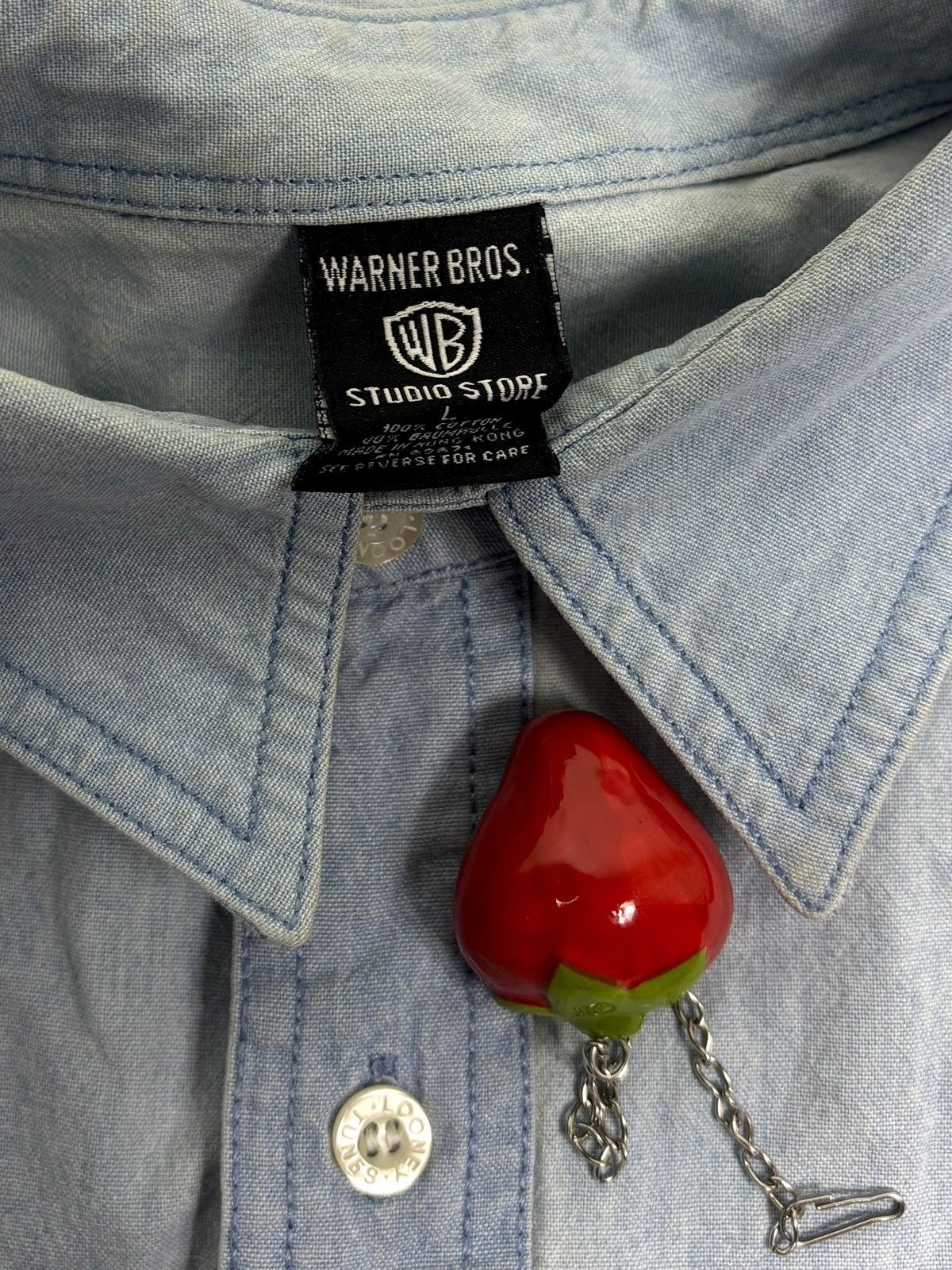 Vintage Vintage 1990s Looney Tunes Chambray Button-Up Size US L / EU 52-54 / 3 - 4 Thumbnail