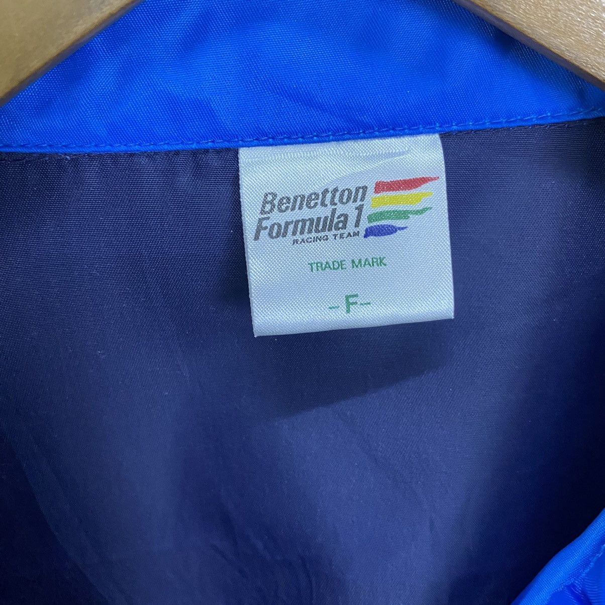 Vintage Vintage 90's BENETTON F1 Windbreaker Jacket Size US L / EU 52-54 / 3 - 19 Thumbnail