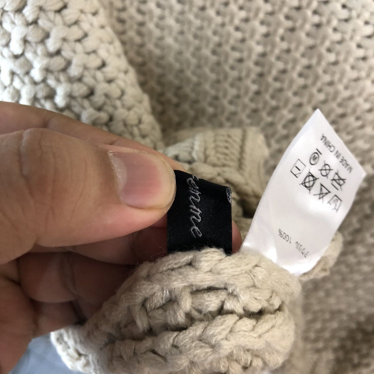 Aran Isles Knitwear La Hemme Turtle Neck cable crochet Knitwear #A2488 Size US M / EU 48-50 / 2 - 11 Thumbnail