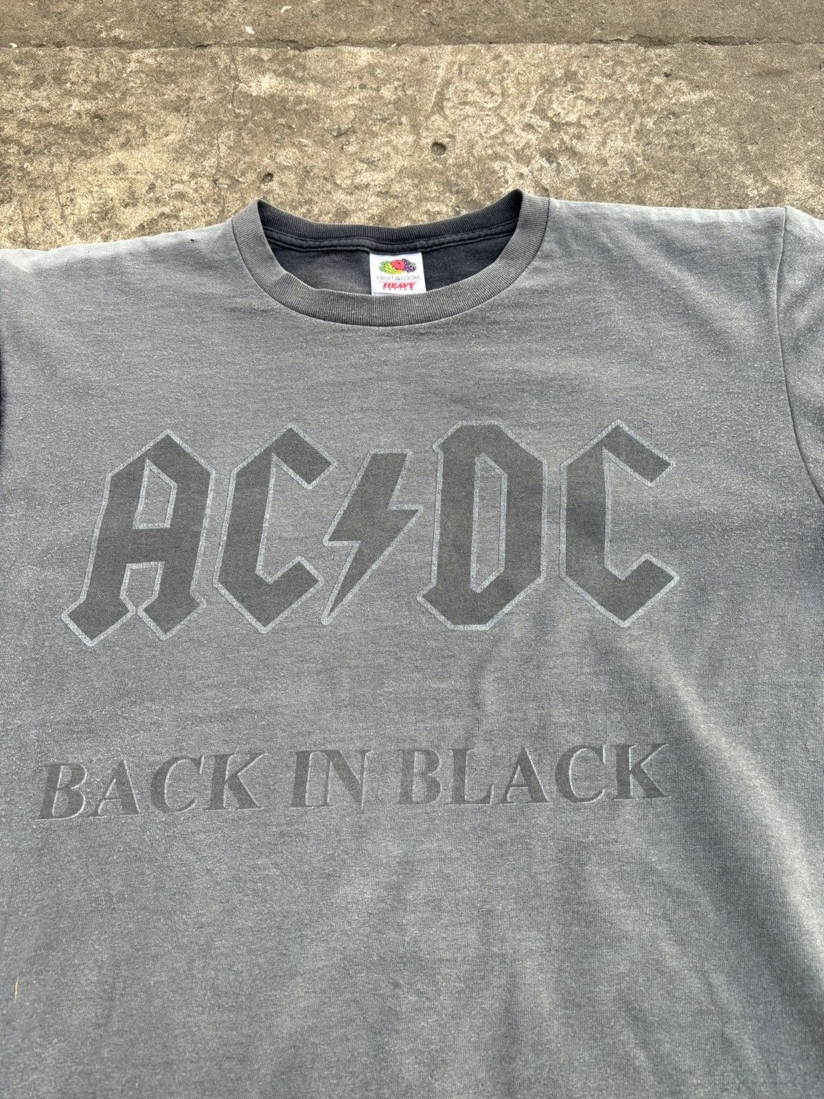 Band Tees Vintage 2004 AC/DC Back In Black Faded Tee Size US L / EU 52-54 / 3 - 2 Thumbnail