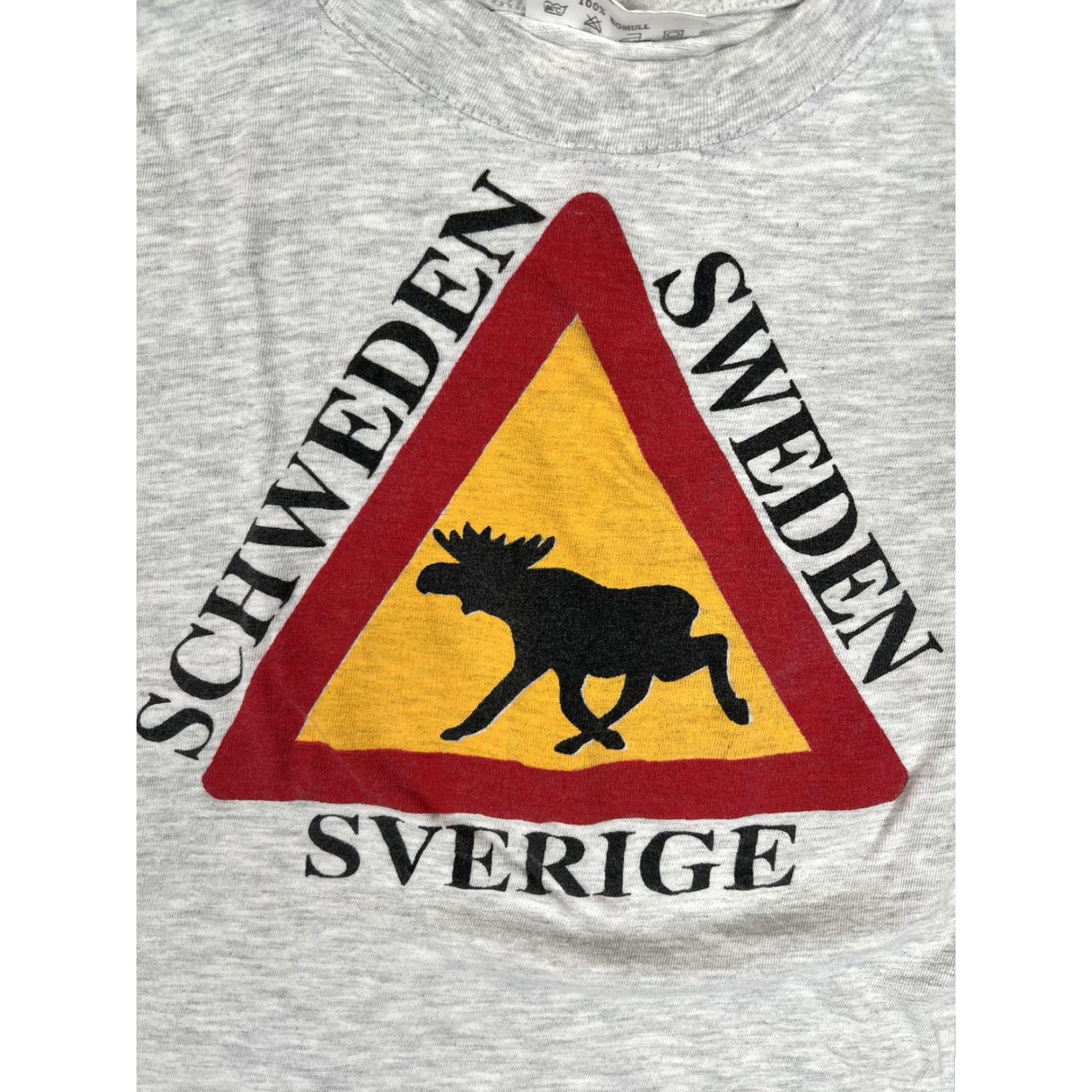 Vintage VINTAGE Sweden Moose Road Sign T-Shirt Mens Large Gray Graphic Print Short Sleeve Crew Neck Travel Souvenir Mens Size US L / EU 52-54 / 3 - 2 Thumbnail