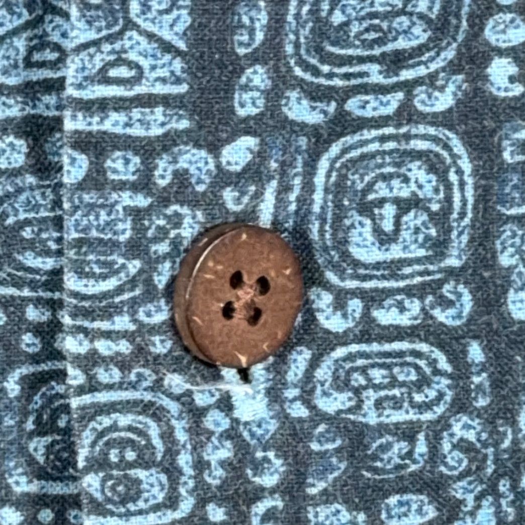 Vintage VINTAGE LL Bean Shirt Adult XL Blue Mayan Aztec Tribal Camp Print Y2K Button-Up Short Sleeve with Pockets Mens Size US XL / EU 56 / 4 - 6 Thumbnail