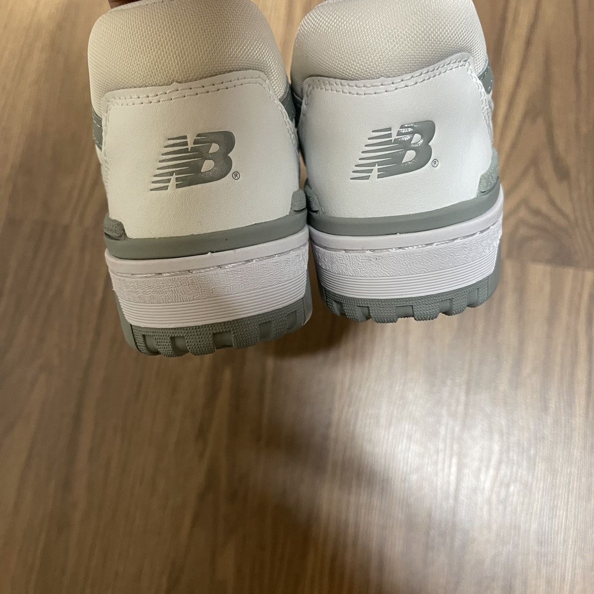 New Balance Brand new New Balance 550 White/Grey Sneaker Size US 7 / EU 40 - 9 Thumbnail