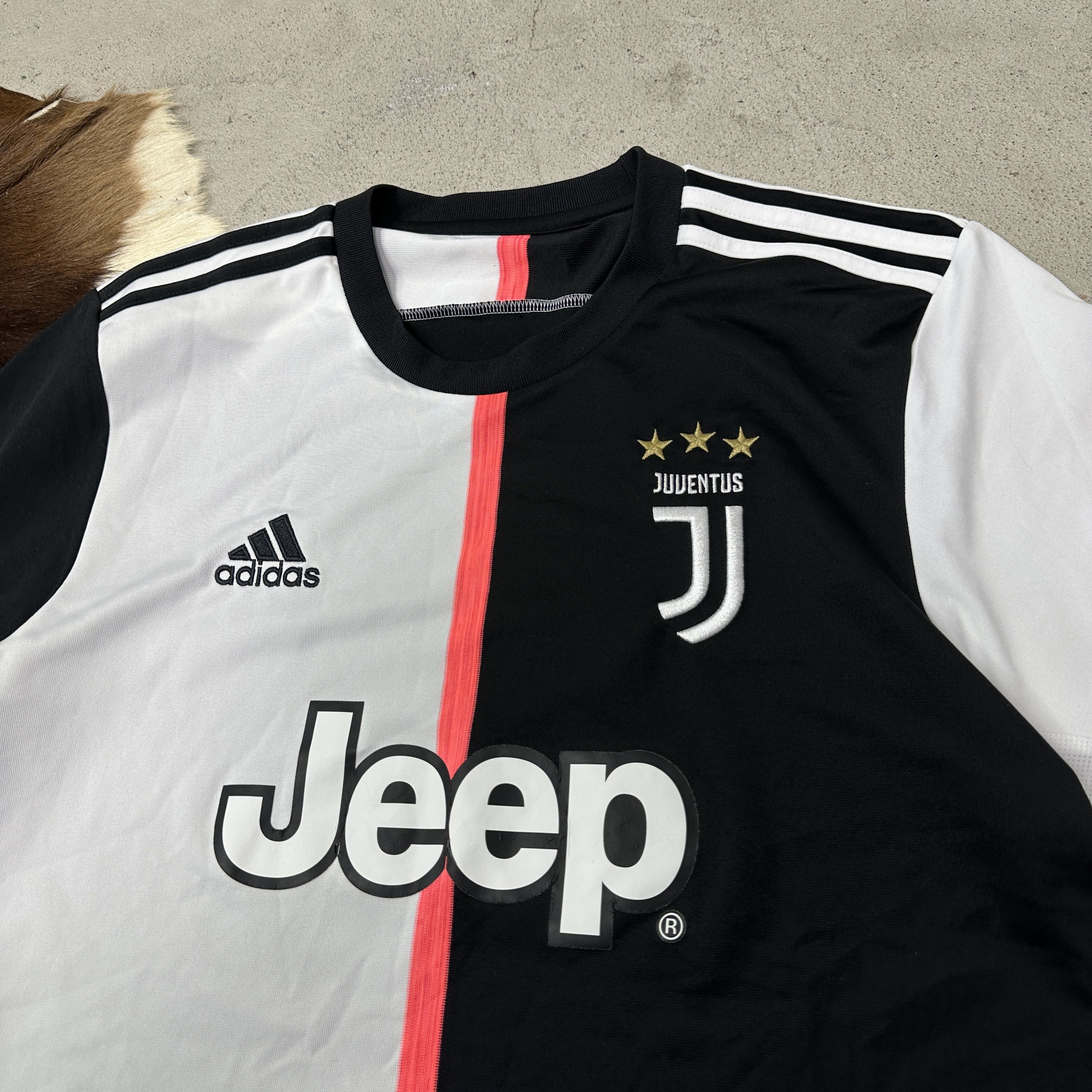 Adidas Vintage Sporty Adidas Juventus 19/20 Home Jersey Y2K Size US L / EU 52-54 / 3 - 2 Thumbnail