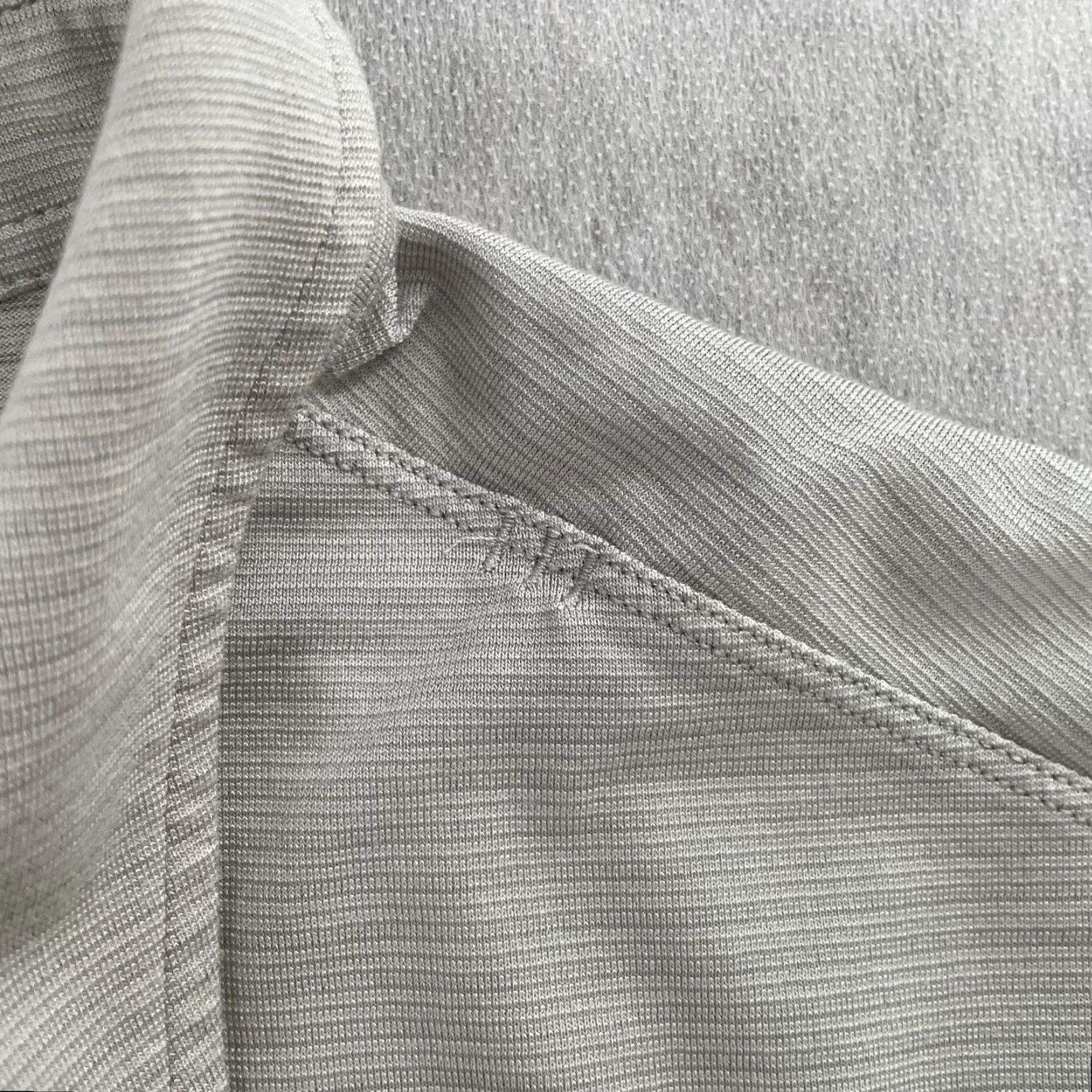 Lululemon VINTAGE Lululemon Polo Shirt Men Large Gray Tech Short Sleeve Activewear Logo 2010s Size US L / EU 52-54 / 3 - 4 Thumbnail
