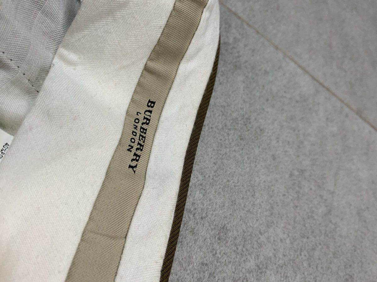 Burberry × Designer × Vintage 90s Burberry Khaki Brown Relaxed Straight Pleated Trousers Size US 36 / EU 52 - 5 Thumbnail