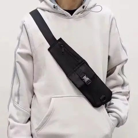 VIBE Fashion y2k side bag belt bag fanny pack sling bag Size ONE SIZE - 1 Thumbnail