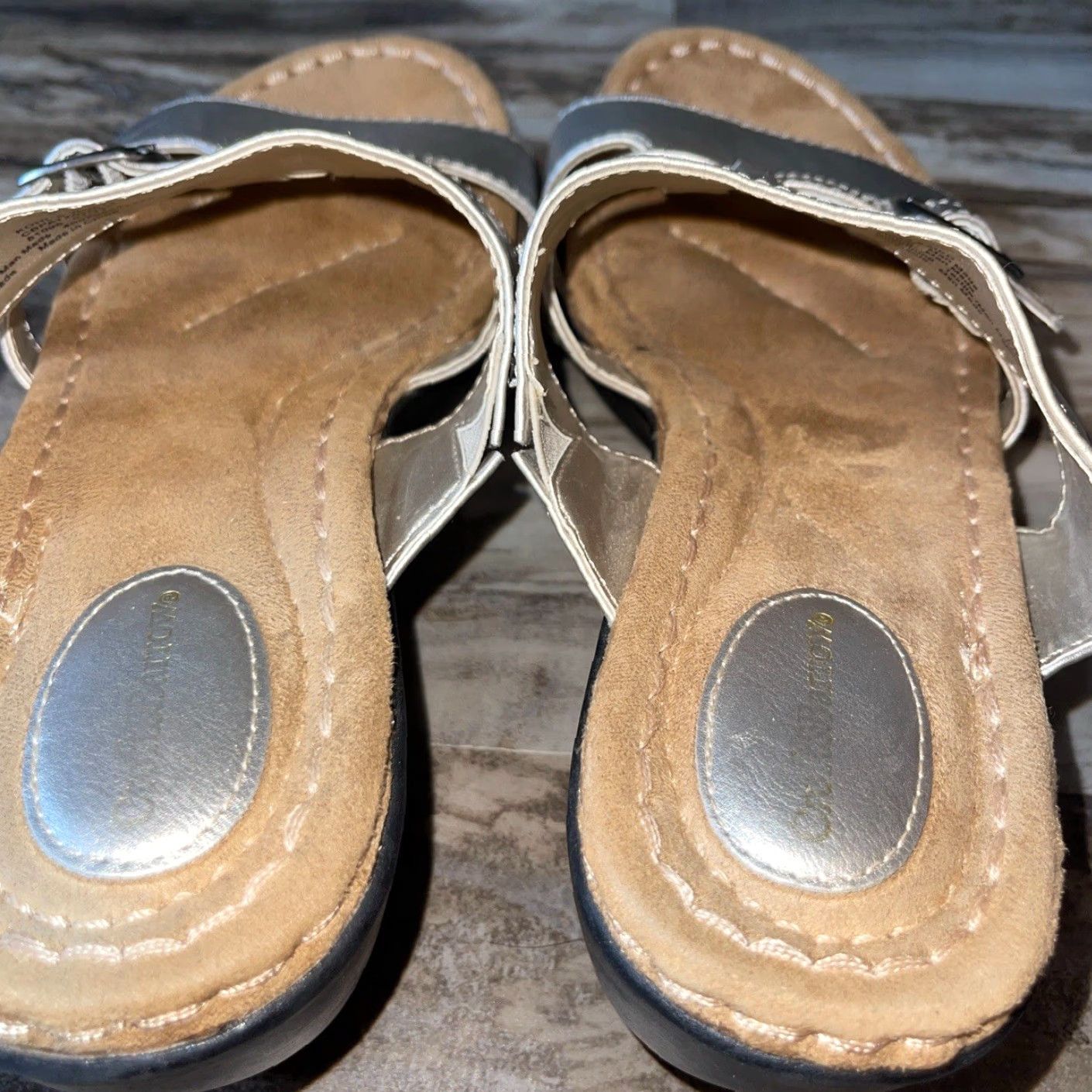 Croft & Barrow Croft & Barrow Sandal Women Slip On Cushioned Footbed Silver Metallic High Slide 8 Medium Summer Wedding Size US 8 / IT 38 - 6 Thumbnail