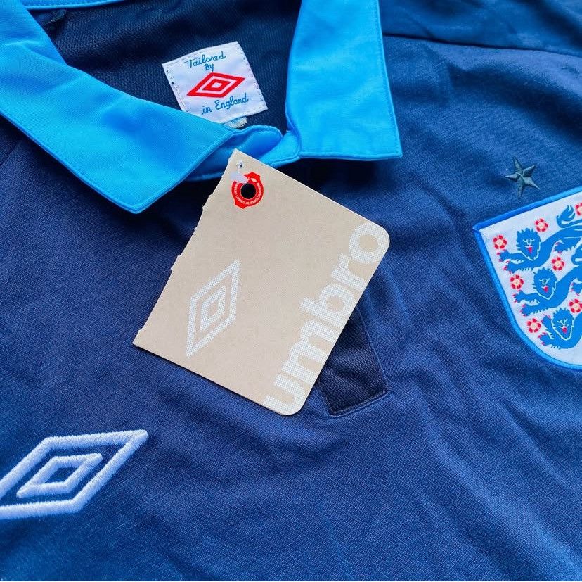 Umbro Umbro England Away Kit 2012 – BNWT Deadstock (L/XL Fit) Size US L / EU 52-54 / 3 - 5 Thumbnail