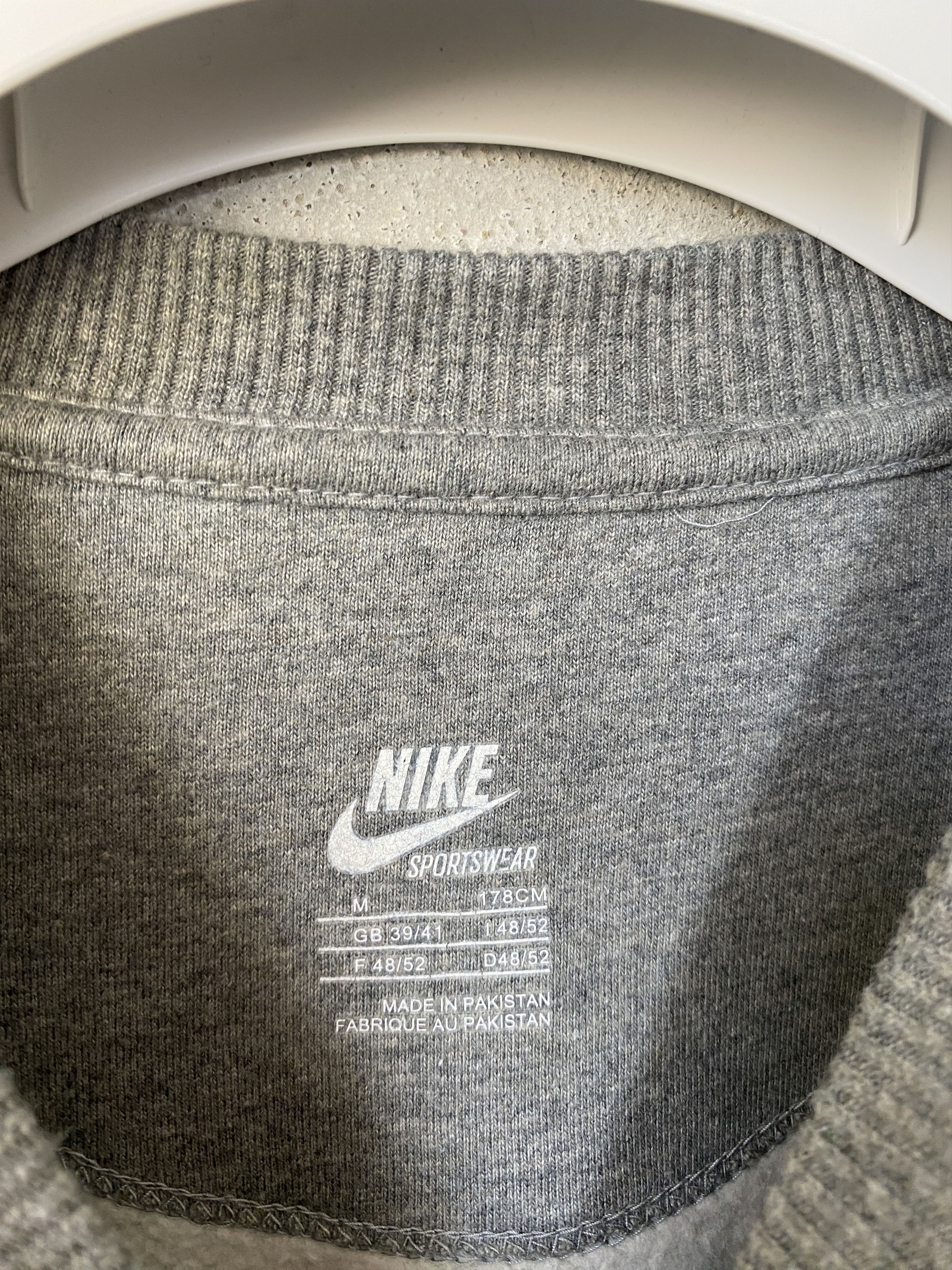 Nike Nike small logo swoosh sweatshirt crewneck skate rap Size US M / EU 48-50 / 2 - 3 Thumbnail
