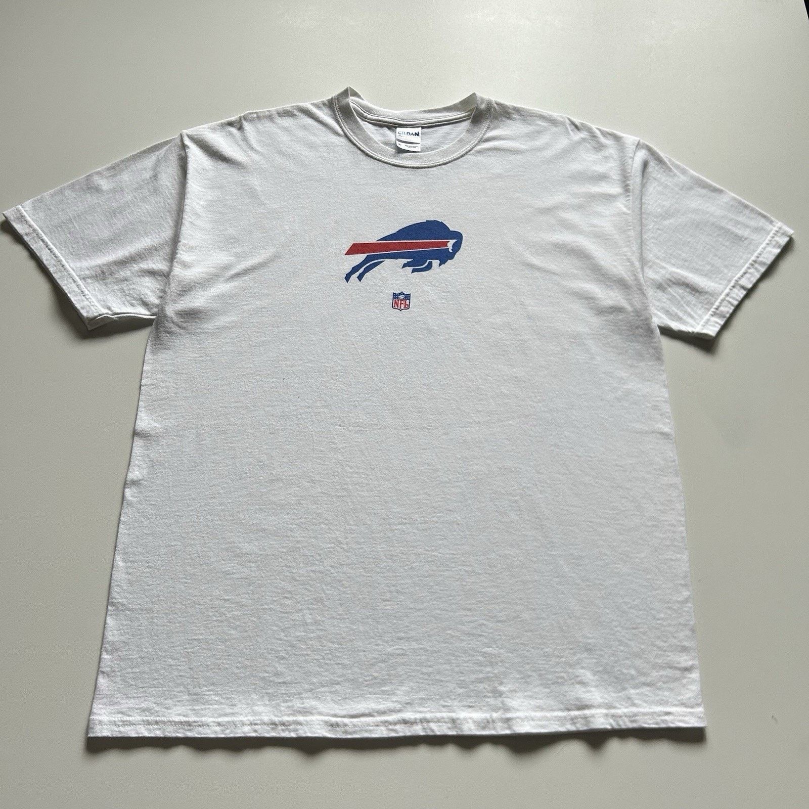 Gildan Vintage Buffalo Bills T Shirt XL Y2K NFL Football Logo White Size US XL / EU 56 / 4 - 1 Thumbnail