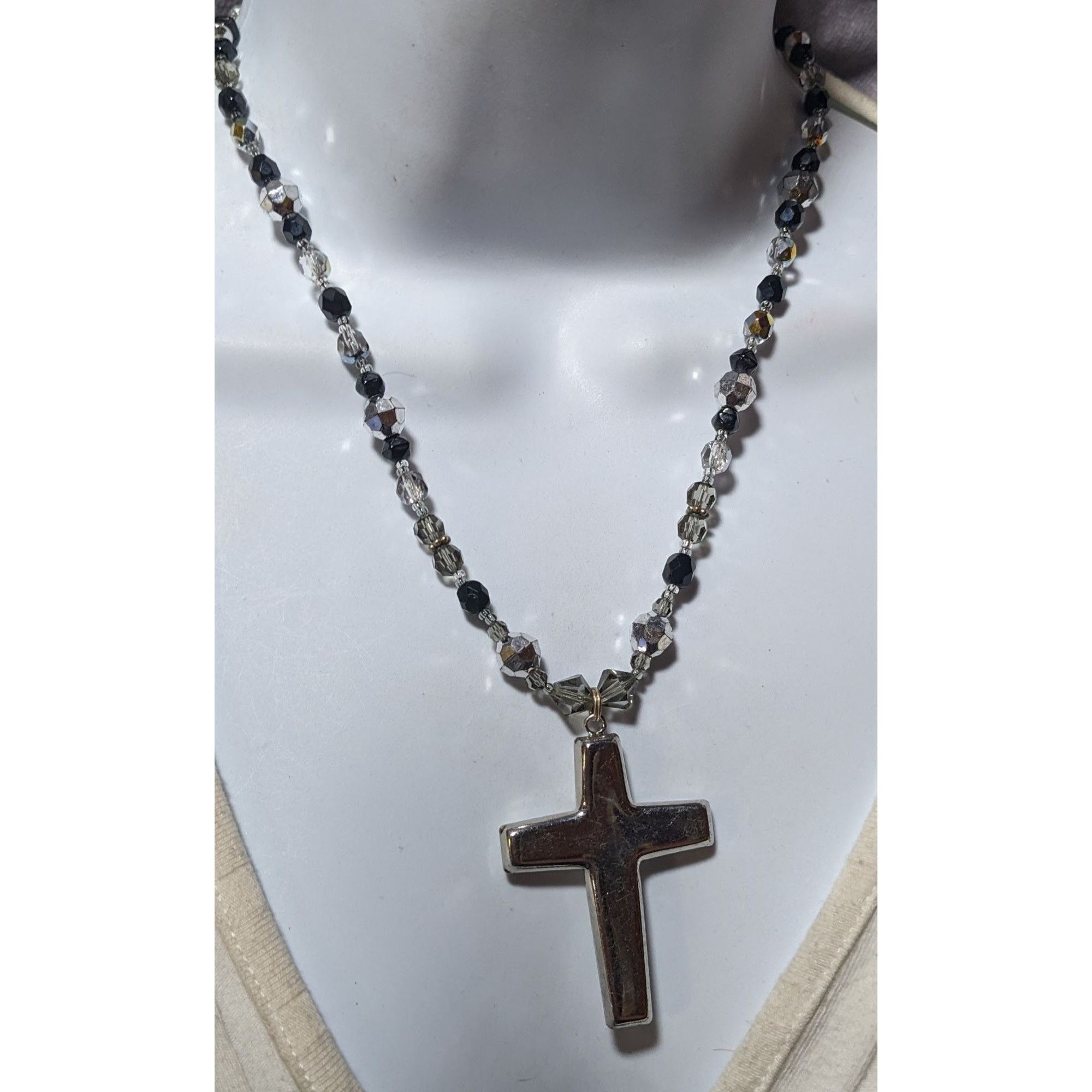 Other Silver Tone And Black Glass And Metal Beaded Cross Necklace Size ONE SIZE - 7 Thumbnail