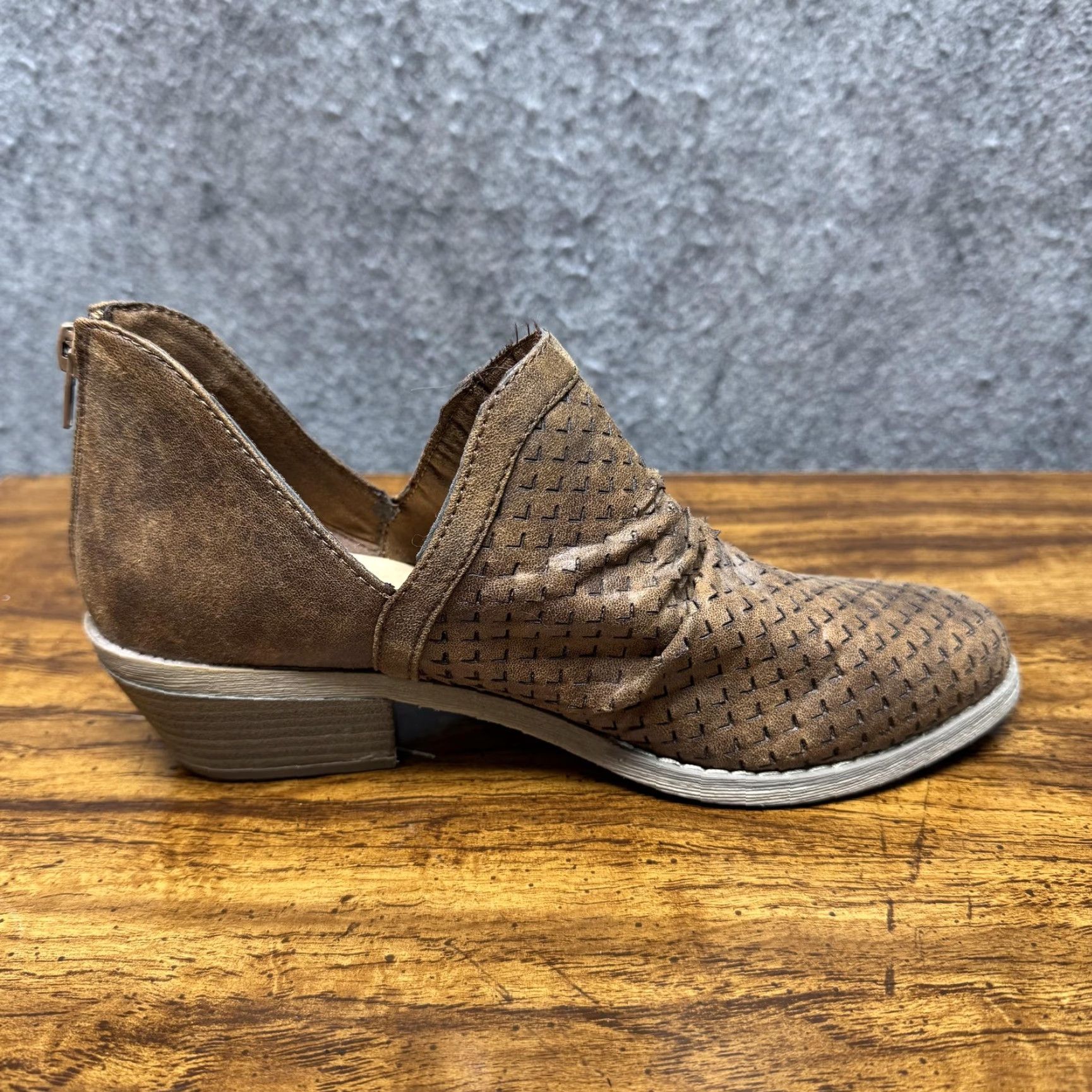 Vintage Report Daxton Boots Womens 7.5 Brown Ankle Bootie Cutout Perforated Low Heel Boots Casual Geometric Laser-Cut Breathable WMS 7.5 DAXTON Womens Size US 8 / IT 38 - 5 Thumbnail