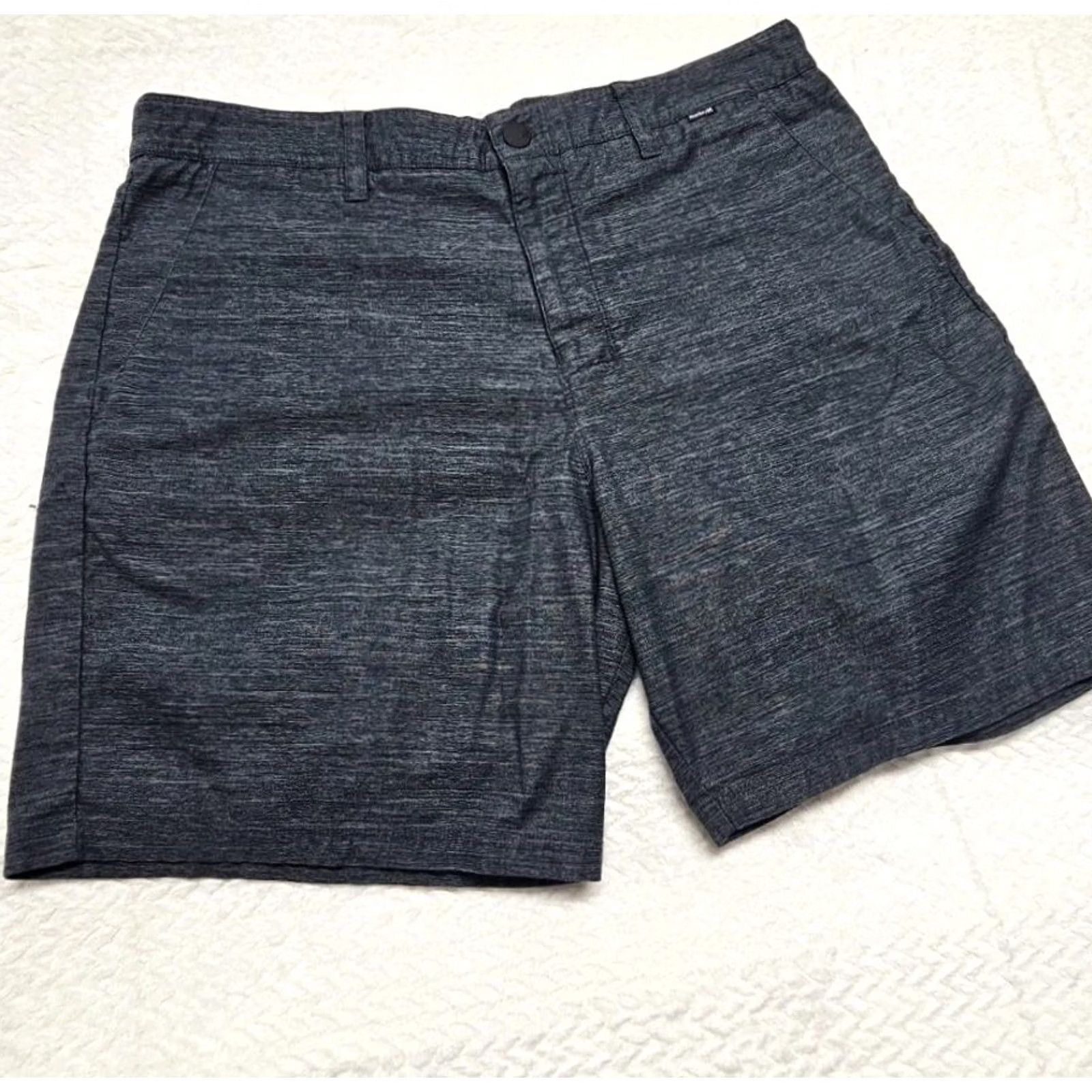 Hurley Hurley Men’s Hybrid Walk Shorts Charcoal Gray Chino Zip Pockets 34 Regular 4-Way Stretch Water Repellent Comfort Waistband Size US 36 / EU 52 - 2 Thumbnail