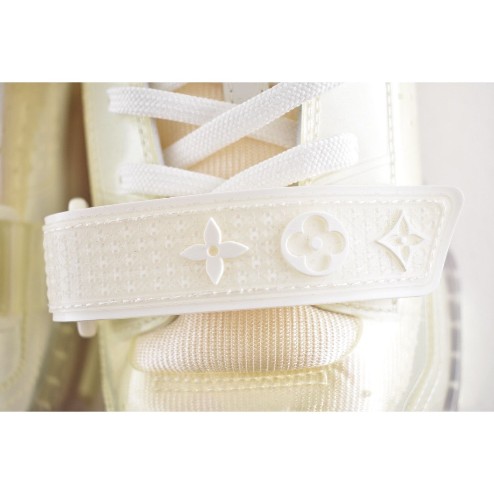 Louis Vuitton Louis Vuitton Transparent Clear PVC Strap Low Top Trainer Size US 9 / EU 42 - 12 Thumbnail