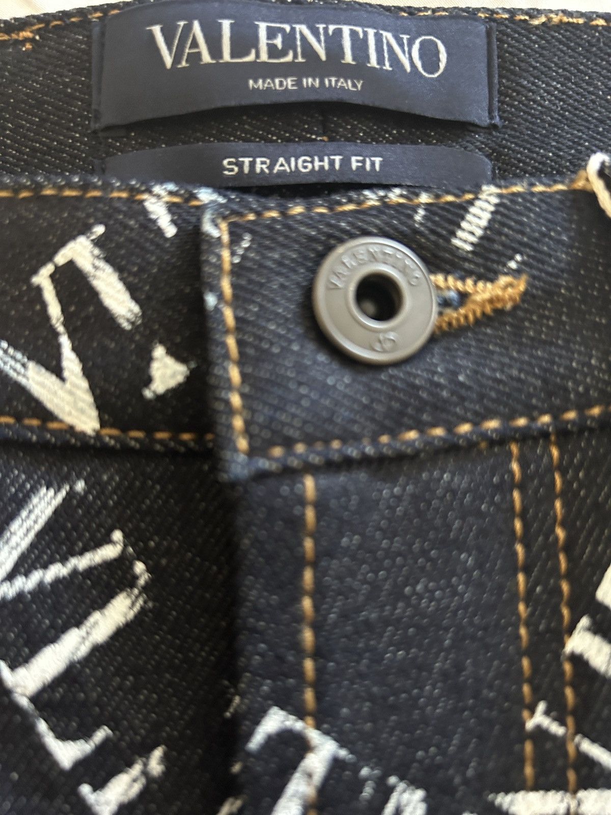 Valentino Valentino Garavani all over print Logo Jeans denim 🇮🇹 VLTN Size US 31 - 3 Thumbnail