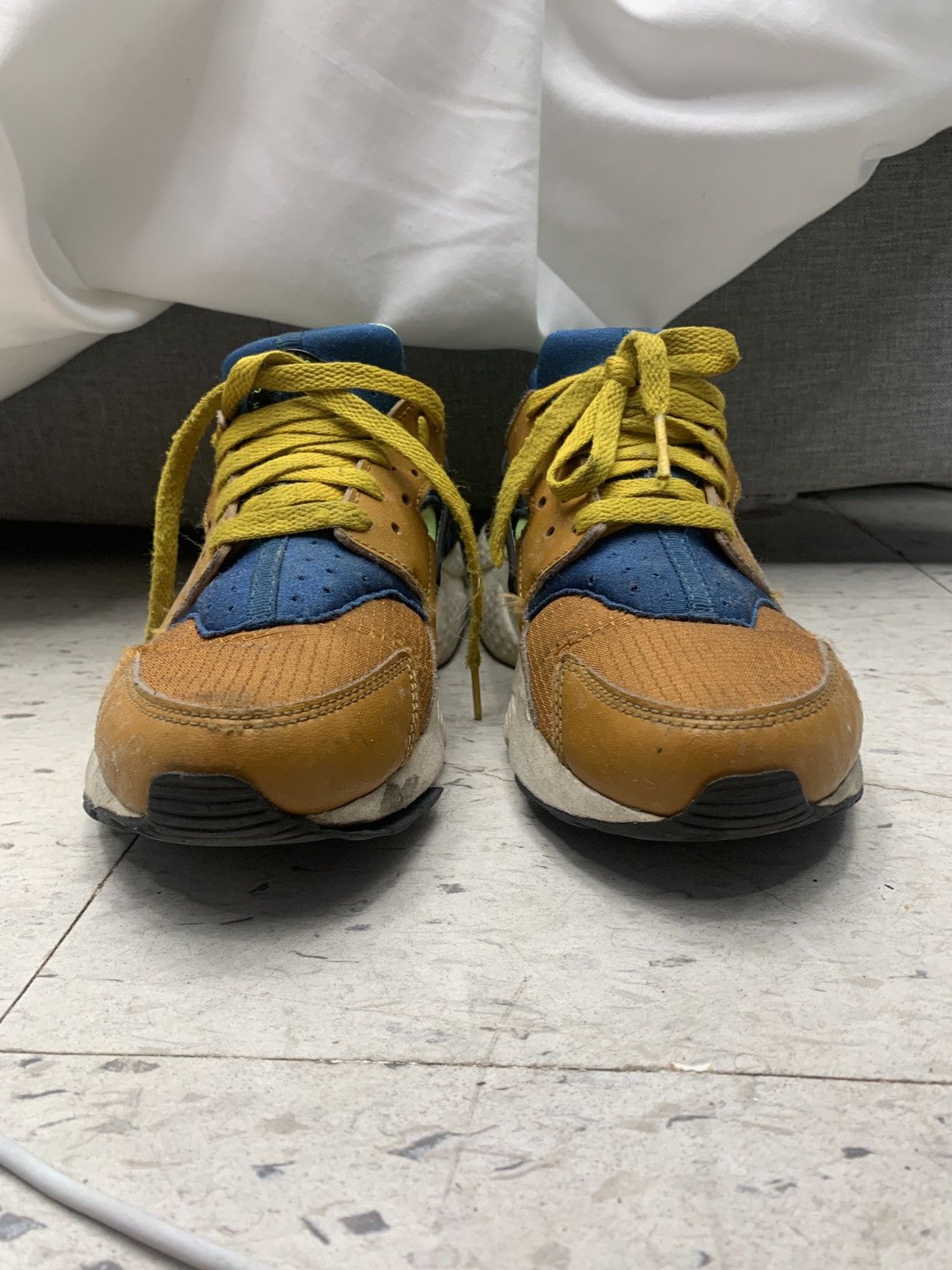 Nike Air Huarache ‘Desert Ochre Blue Volt’ Size US 6.5 / EU 39-40 - 1 Thumbnail