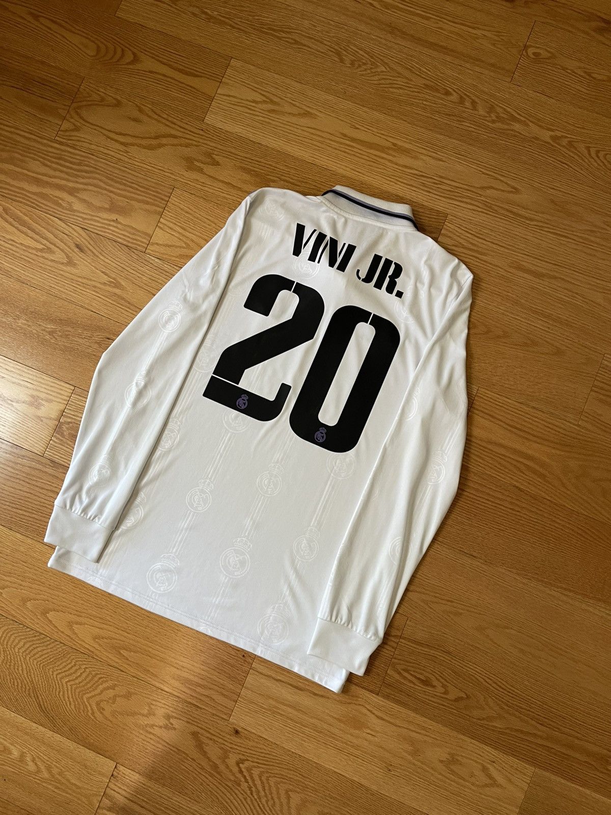 Adidas Adidas Real Madrid VINI JR🇧🇷 2022/23 home jersey Size US M / EU 48-50 / 2 - 1 Thumbnail