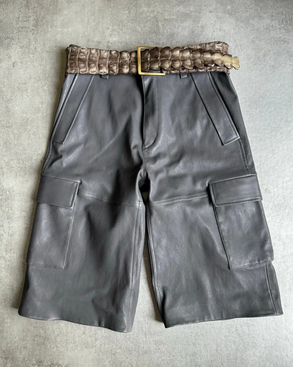 Givenchy SS2023 Givenchy 1/1 Sample Grey Leather Brut Cargo Shorts Size US 34 / EU 50 - 6 Thumbnail