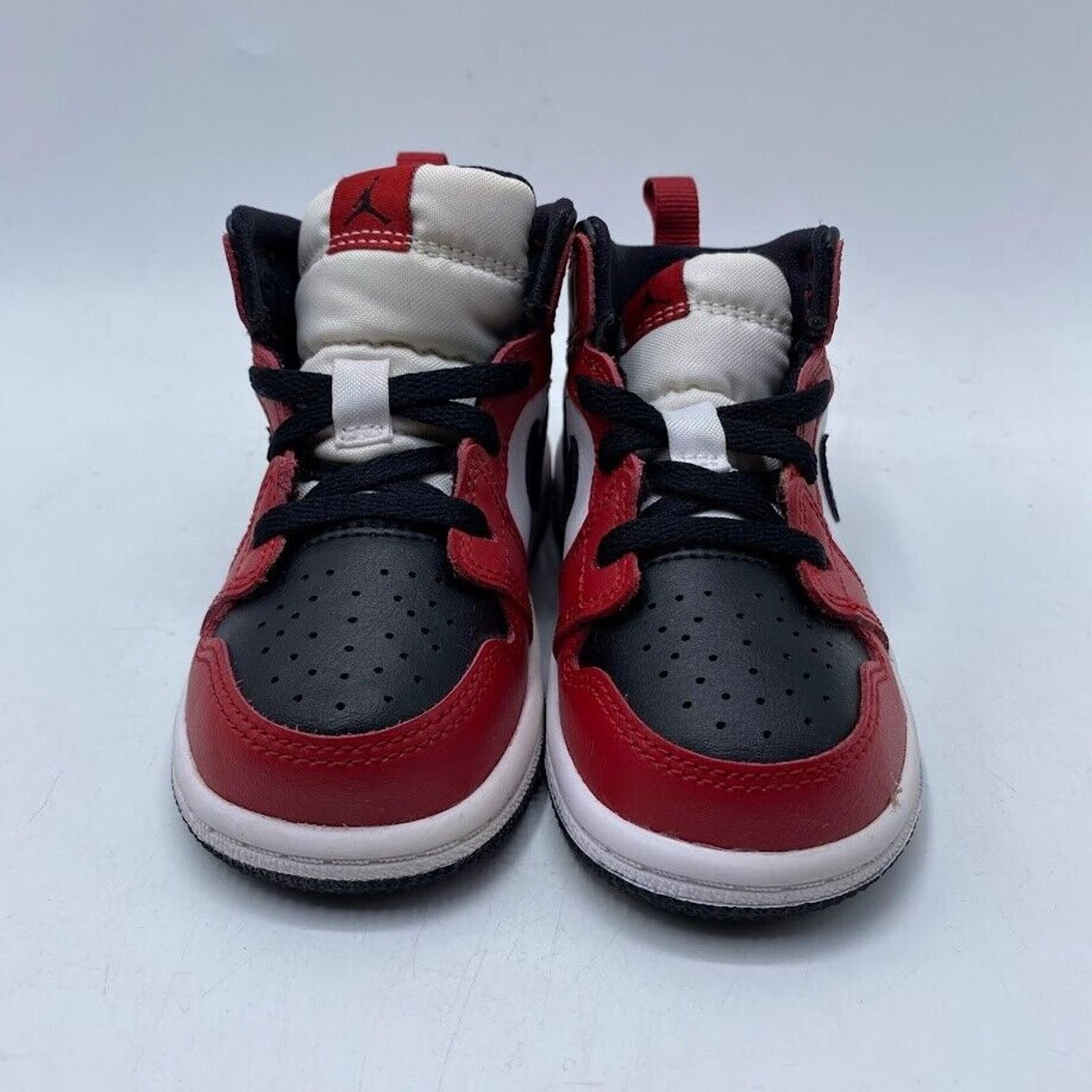 Nike NEW Nike Air Jordan 1 Mid Chicago Toe PS Sz 6c 640735 069 Size US 6 / IT 36 - 4 Thumbnail