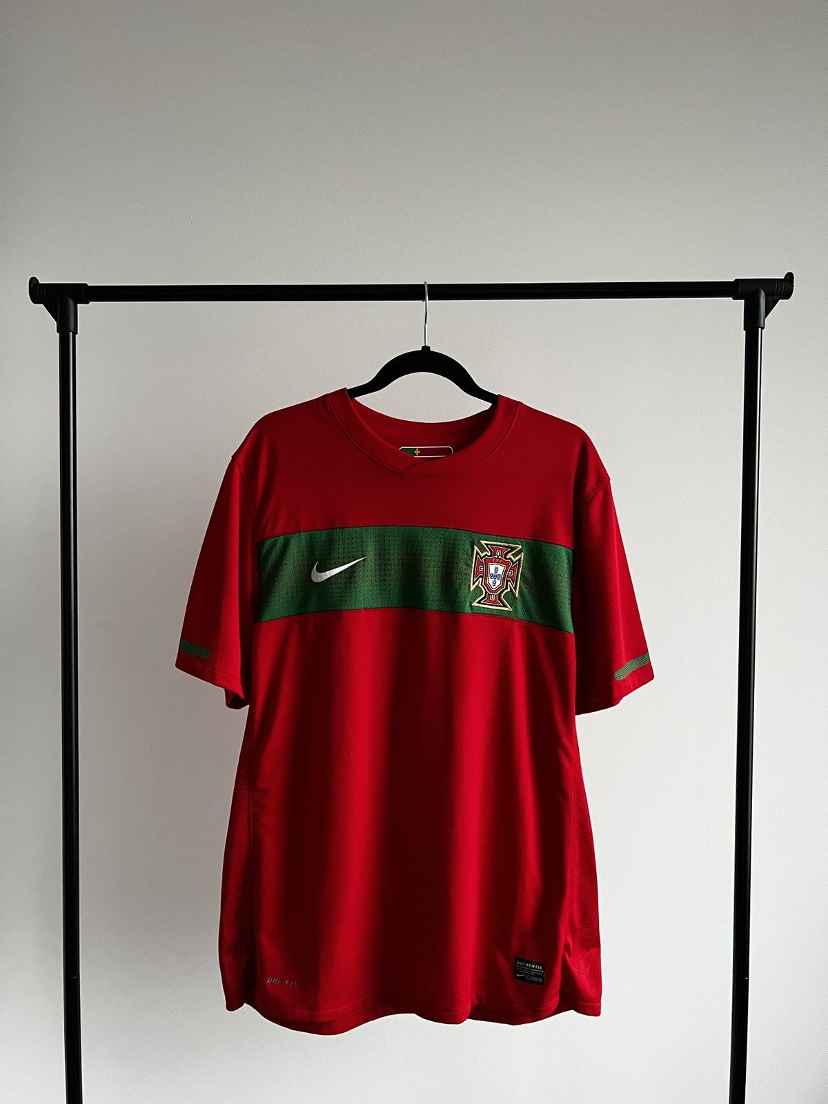 Authentic 2010-2011 Nike Portugal Home Jersey