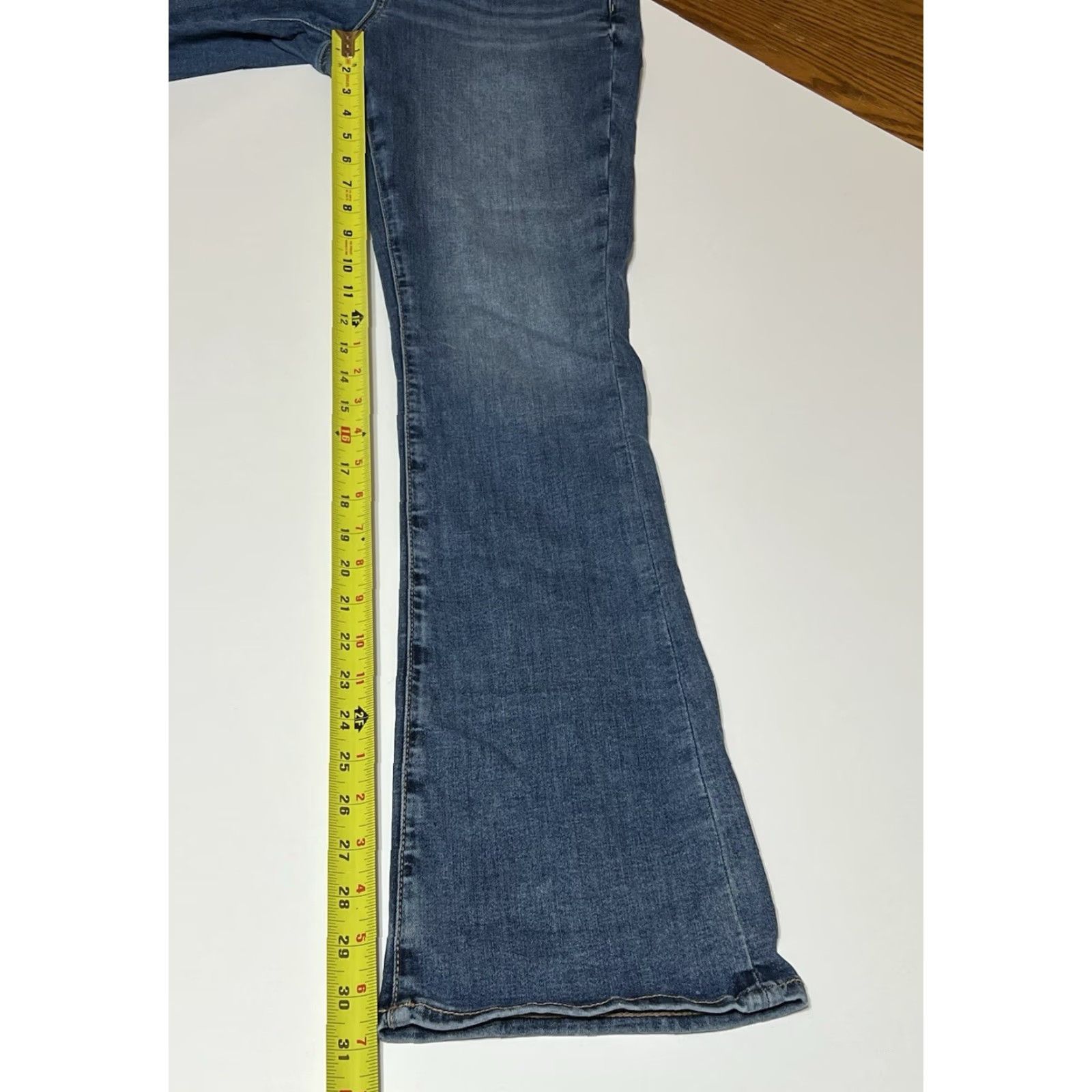 American Eagle Outfitters VINTAGE? No. American Eagle Jeans Womens 10 Regular High-Rise Skinny Kick Blue Denim 5-Pocket Stretch Reg 29x31 Womens Jeans Size 32" / US 10 / IT 46 - 5 Thumbnail