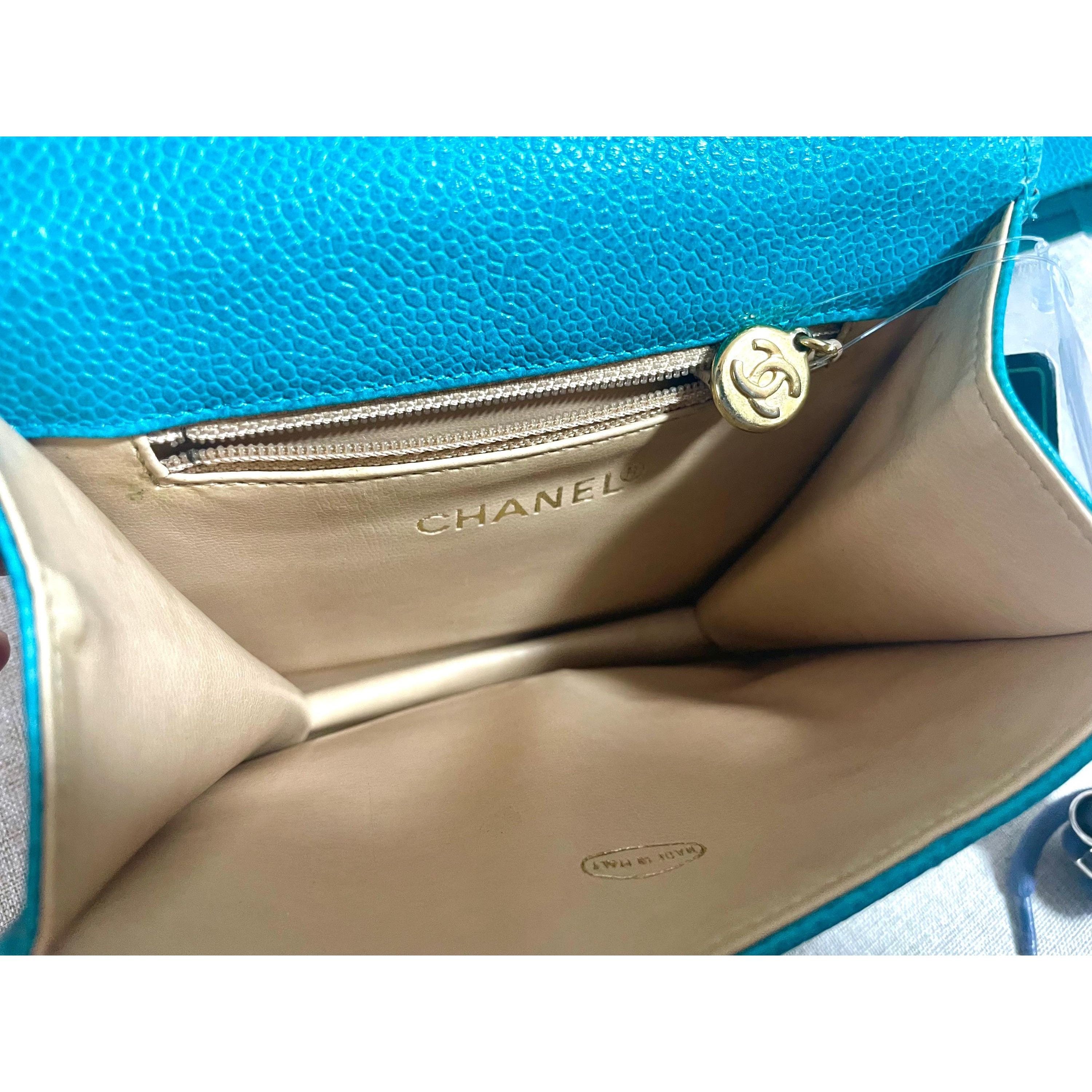 Chanel Vintage CHANEL blue caviar v stitch, chevron fanny pack. Size ONE SIZE - 7 Thumbnail