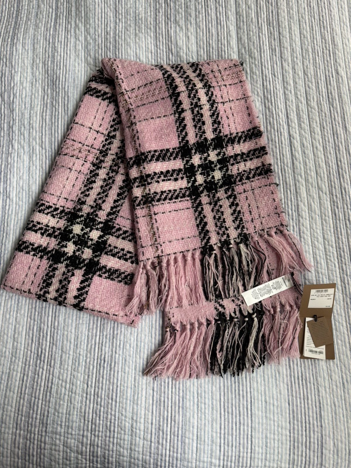 Burberry Burberry Pink Cashmere / Silk / Wool tweed Scarf Size ONE SIZE - 1 Thumbnail