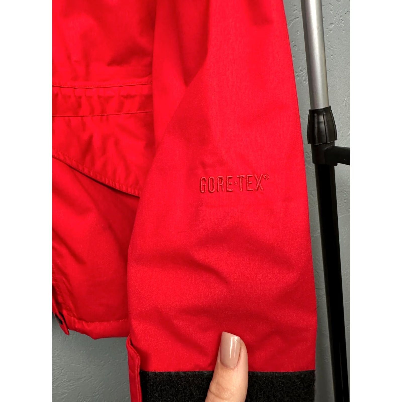 The North Face The North Face 90s Vintage Womens Nylon Gore Tex Jacket S Red Windbreaker Logo 90s Womens Jacket Size S / US 4 / IT 40 - 7 Thumbnail