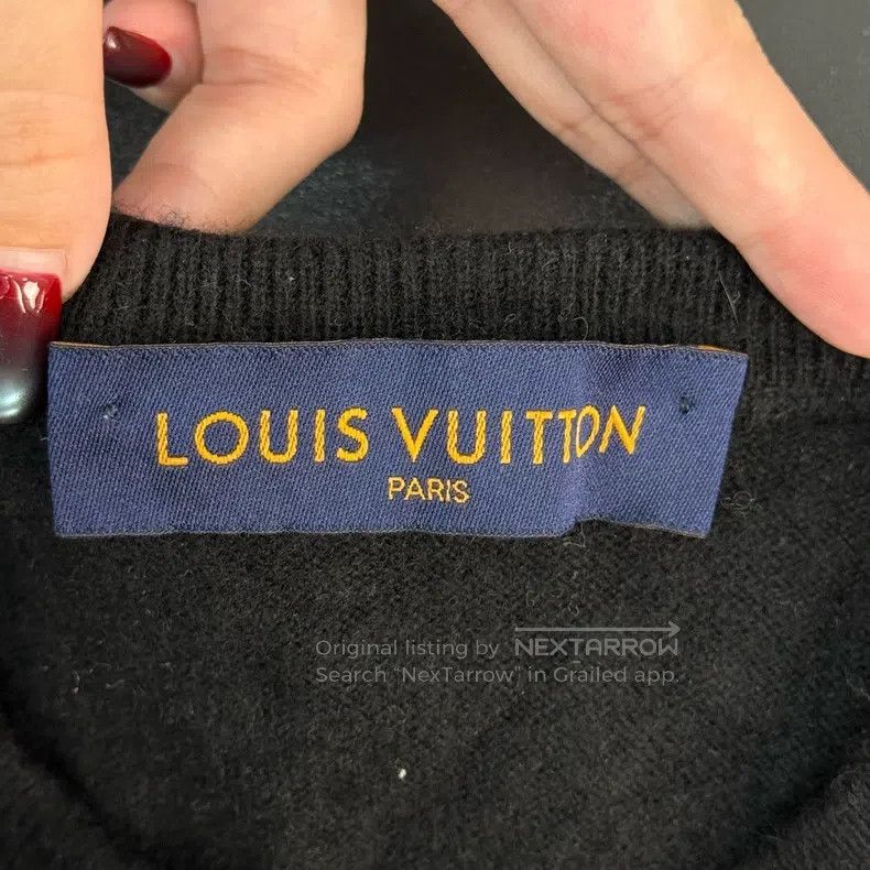 Louis Vuitton Louis Vuitton Black small logo embroidered cashmere sweate Size US XS / EU 42 / 0 - 5 Thumbnail