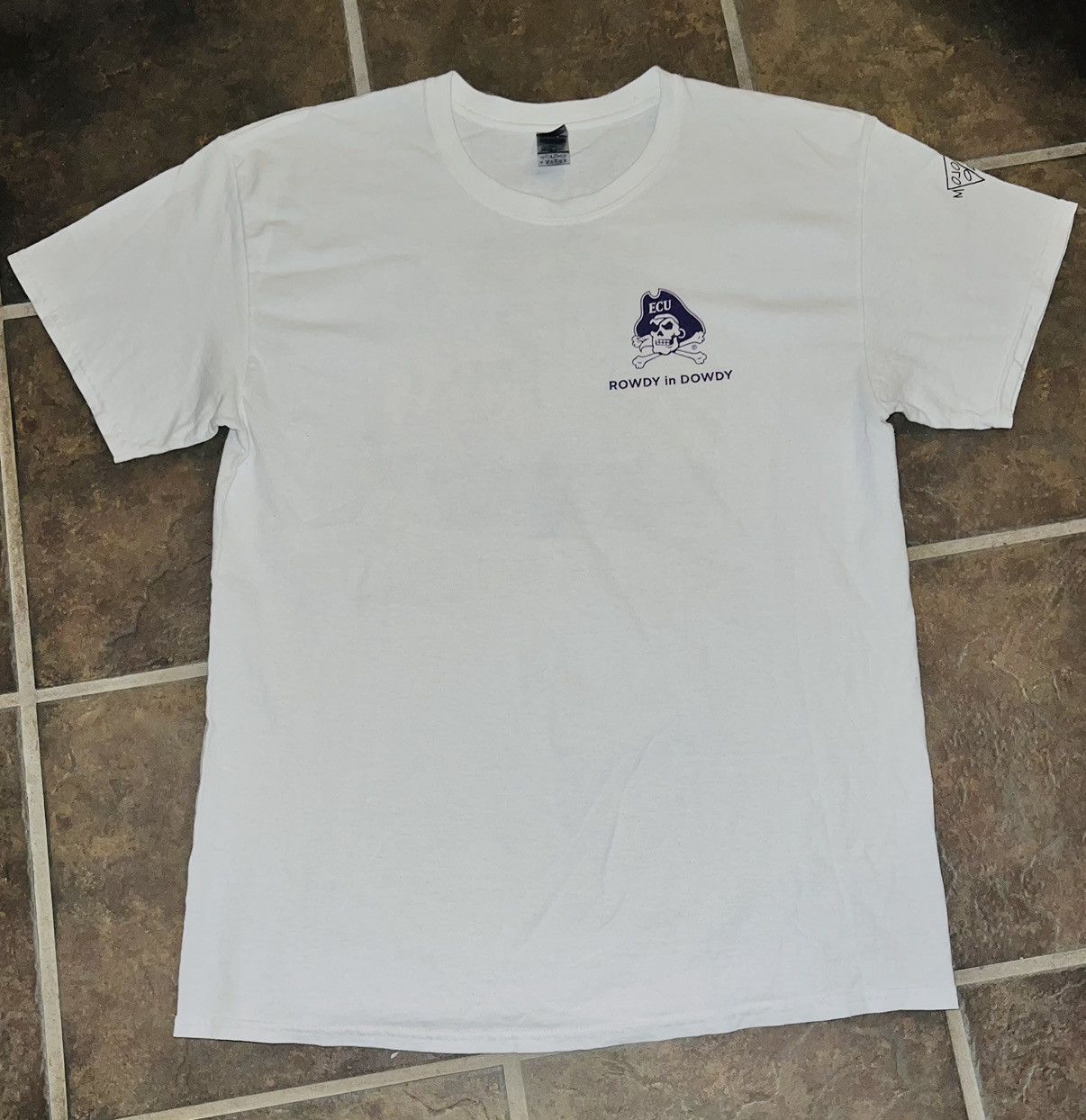 NCAA ECU FOOTBALL T-SHIRT Size US L / EU 52-54 / 3 - 9 Thumbnail