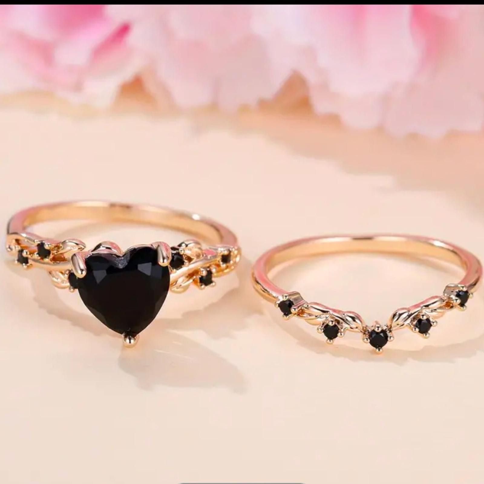 Designer Black Gemstone Floral Vine Pattern Ring Gold Finish SZ 7 Size ONE SIZE - 4 Thumbnail