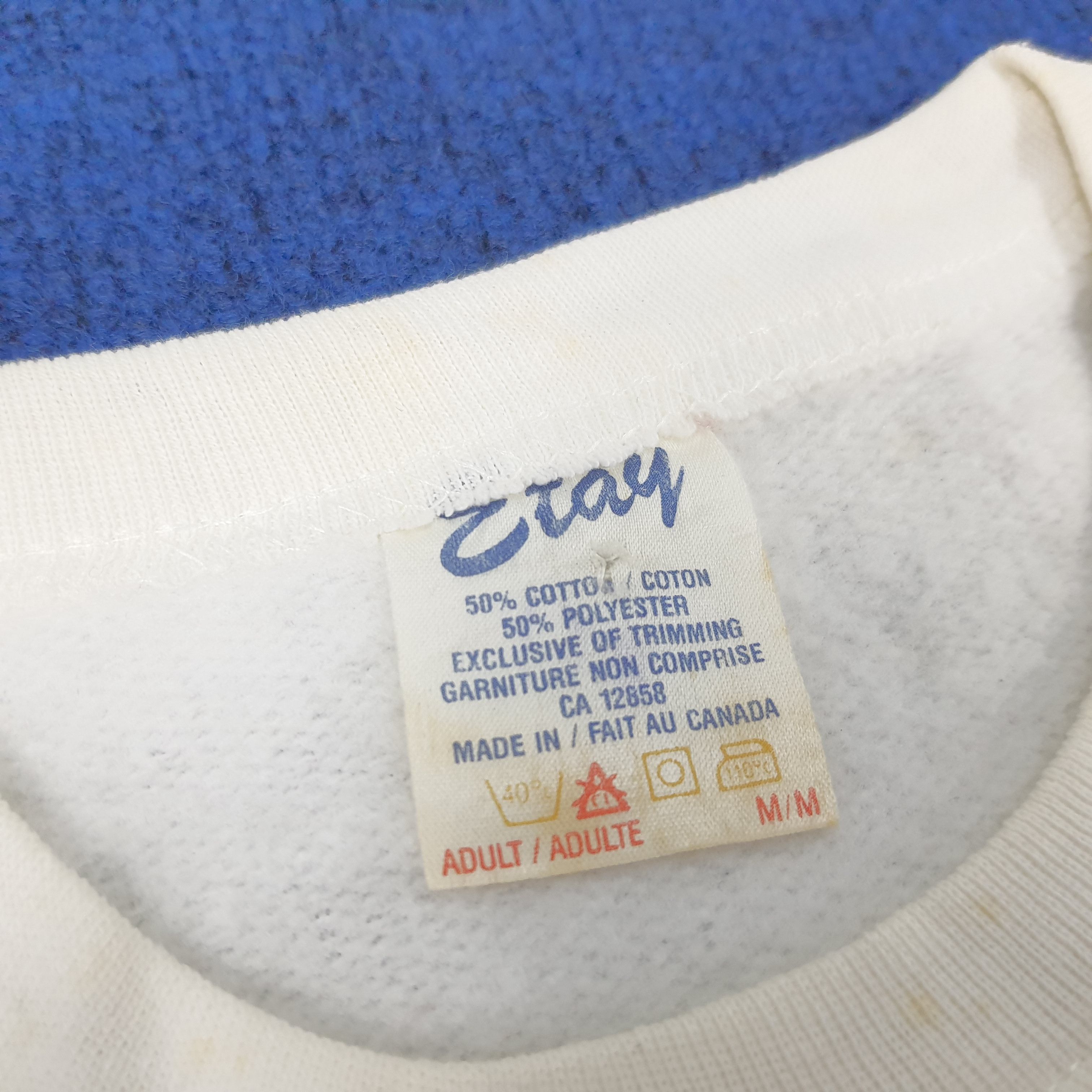 Vintage Vintage Montreal CANADA Flag Sweatshirts Size US S / EU 44-46 / 1 - 5 Thumbnail