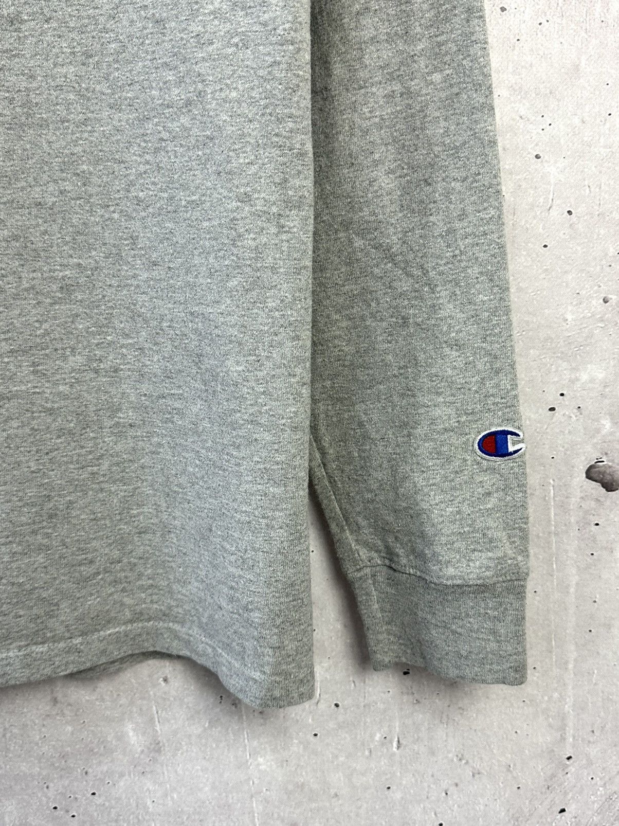 Champion Vintage Champion Grey Long Sleeve Size US S / EU 44-46 / 1 - 5 Thumbnail