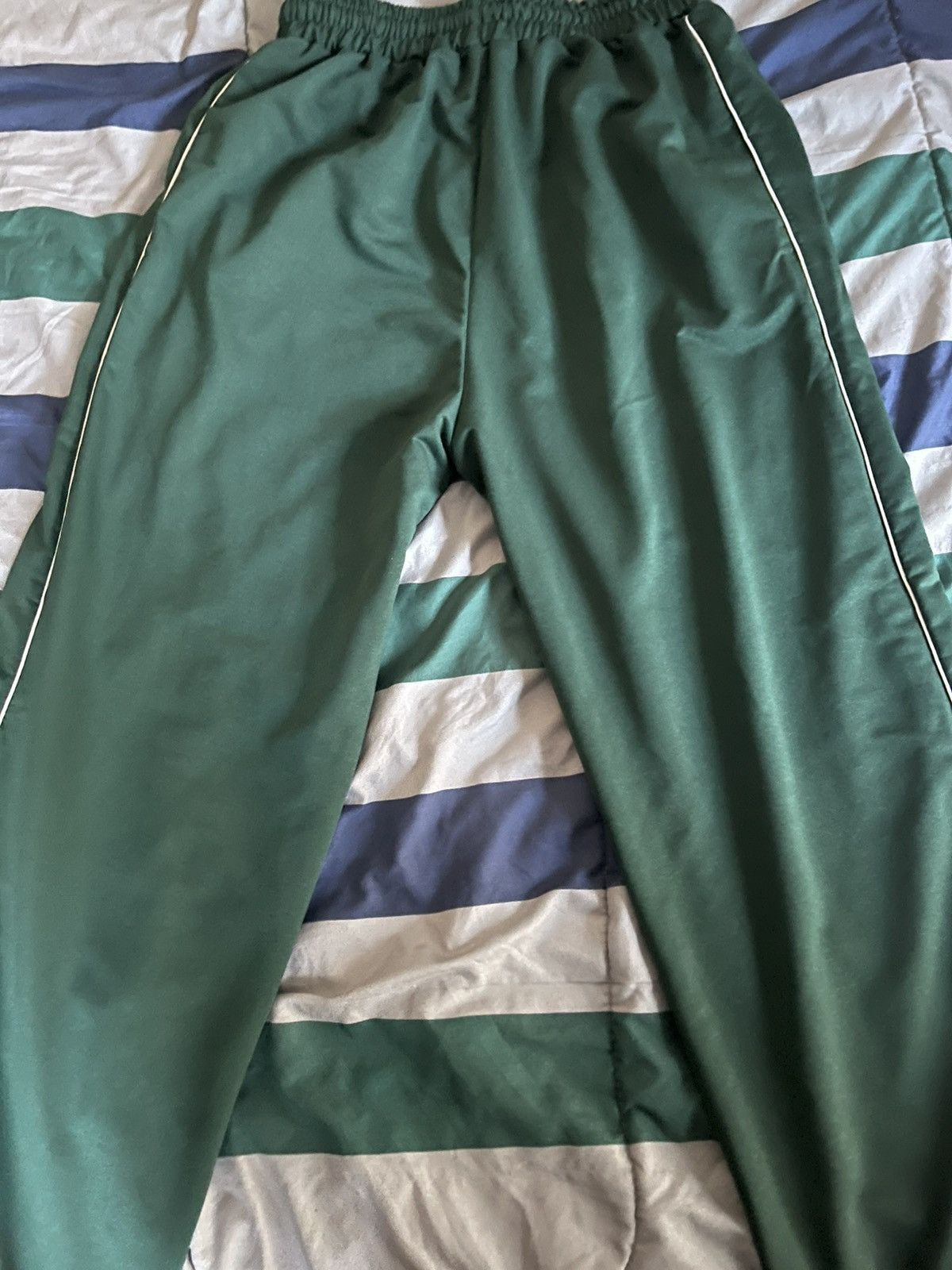 Other Green baggy sweats Size US 33 - 2 Thumbnail