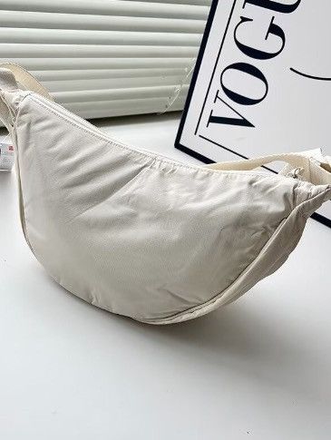 Japanese Brand Huskycat lightweight underarm dumpling bag Size ONE SIZE - 5 Thumbnail