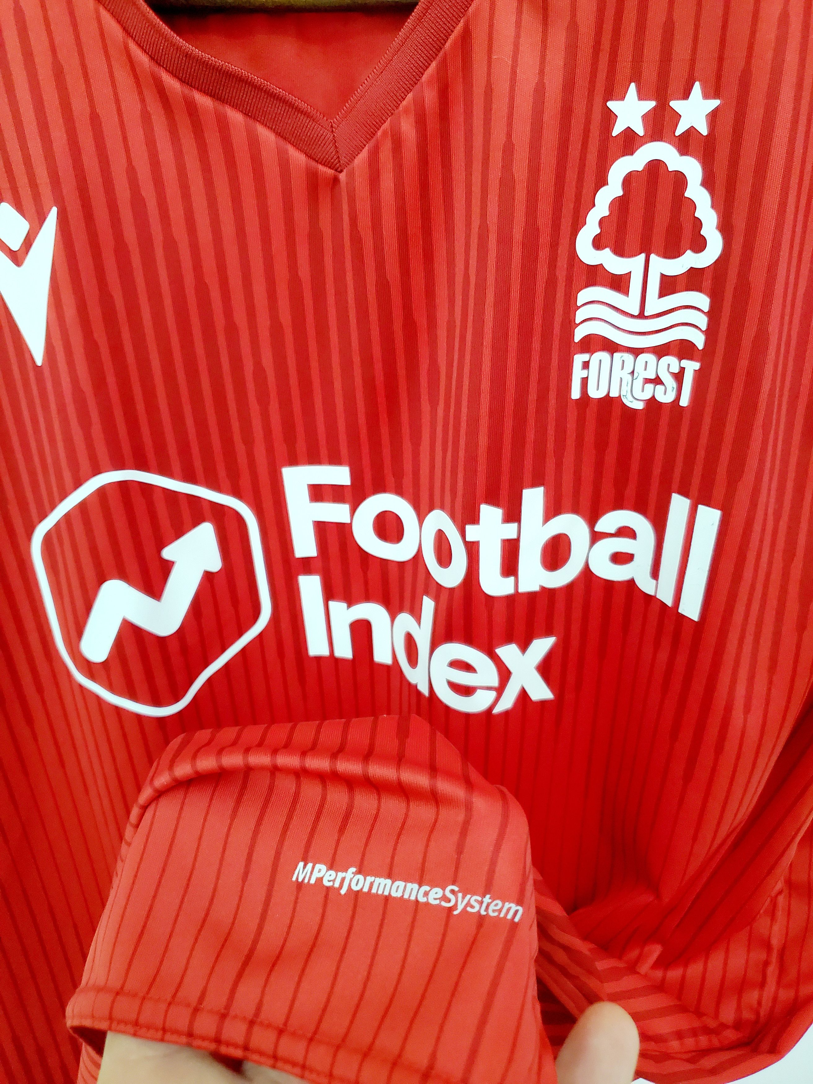 Macron Nottingham Forest 2019/2020 Home jersey perfect condition L Size US L / EU 52-54 / 3 - 3 Thumbnail