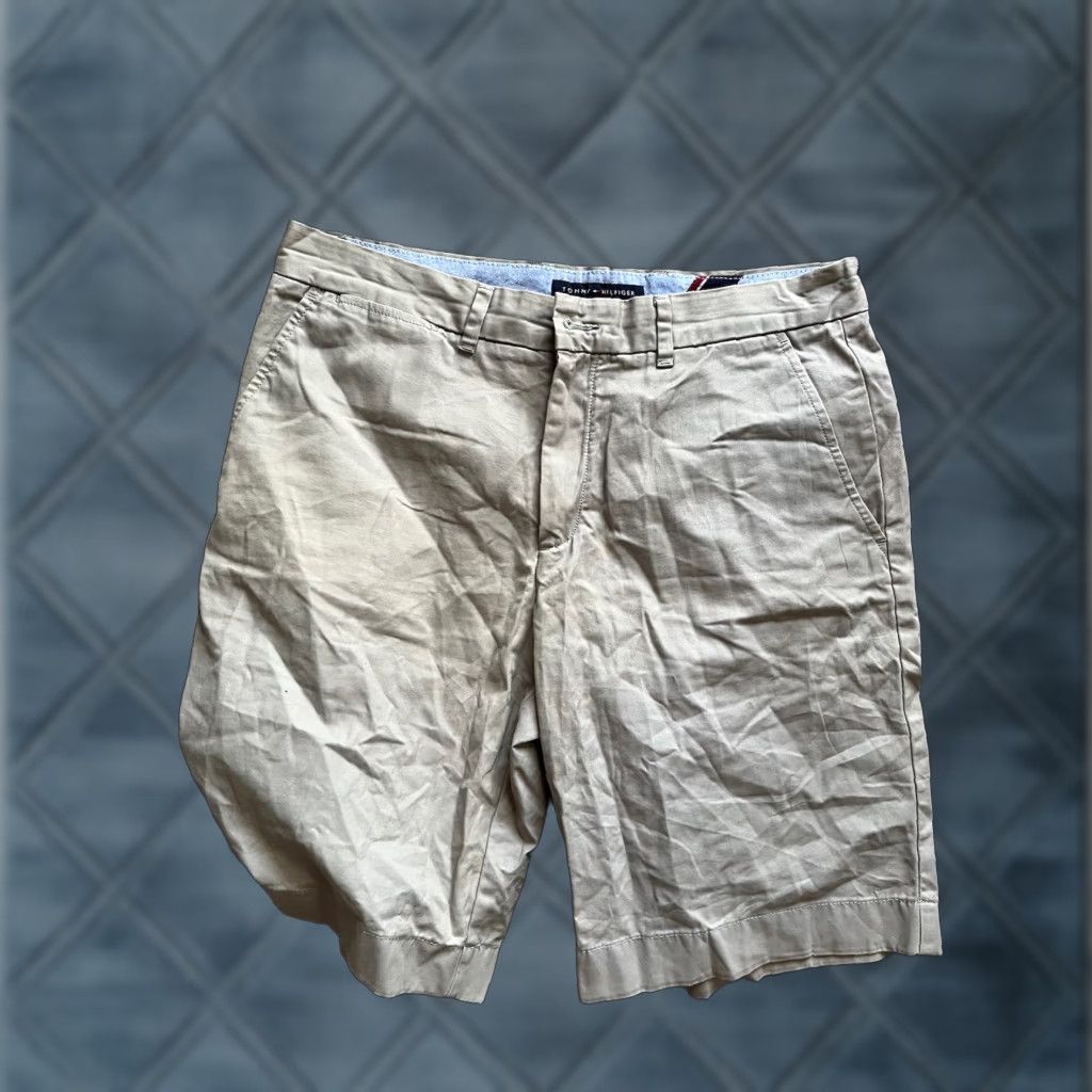 Tommy Hilfiger Tommy Hilfiger Shorts Mens 34 Gray Flat Front Chino Cotton 34 Regular Distressed Classic FitAdult Mens Size US 34 / EU 50 - 1 Thumbnail