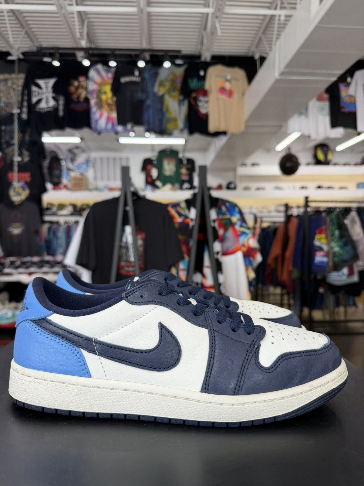Jordan Brand Air Jordan 1 Low Obsidian UNC Size 9 (2025) Size US 9 / EU 42 - 6 Thumbnail