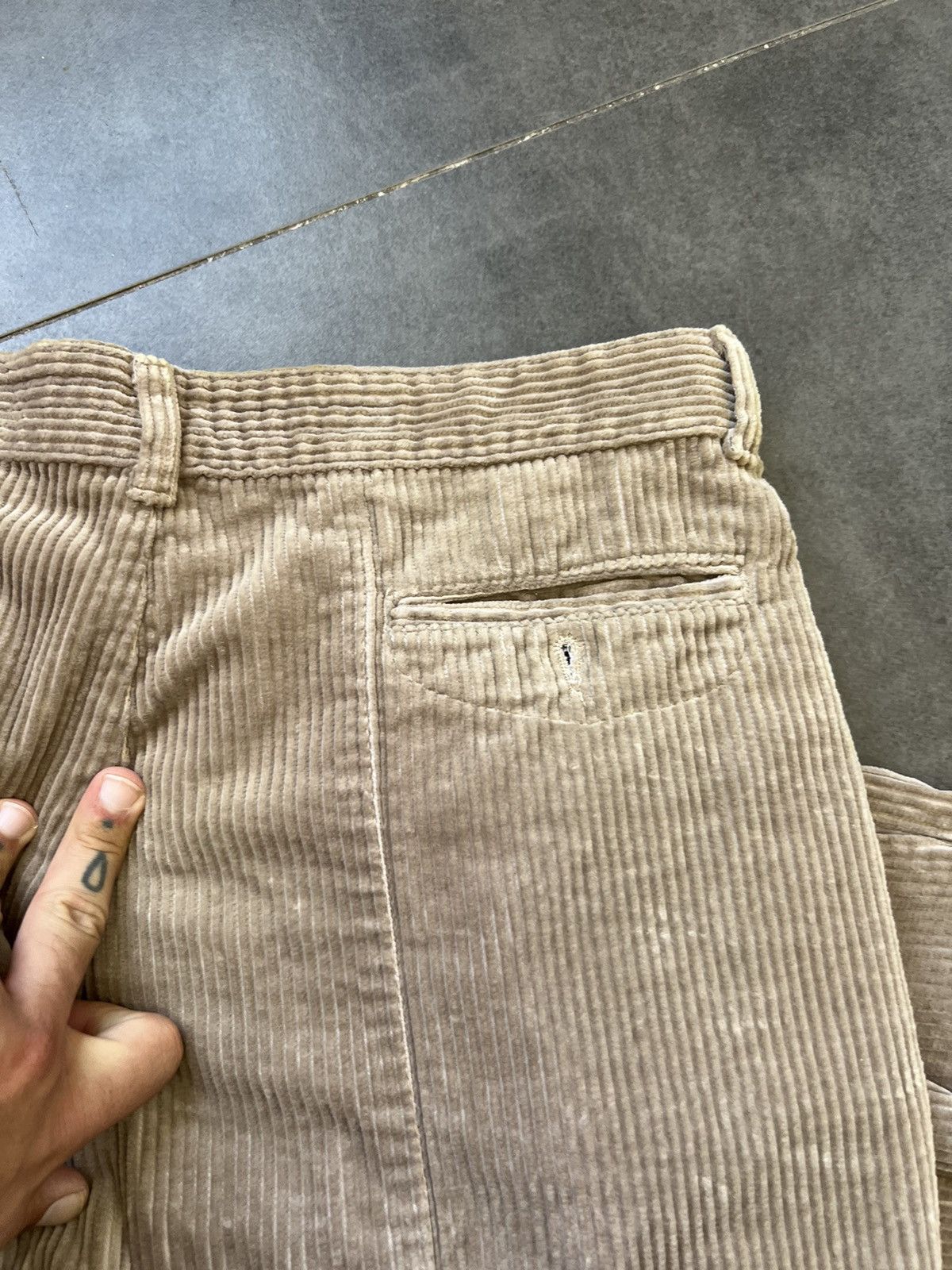 Marithe + Francois Girbaud Marithe Francois Girbaud Corduroy Pant Made in Japan Size US 32 / EU 48 - 14 Thumbnail