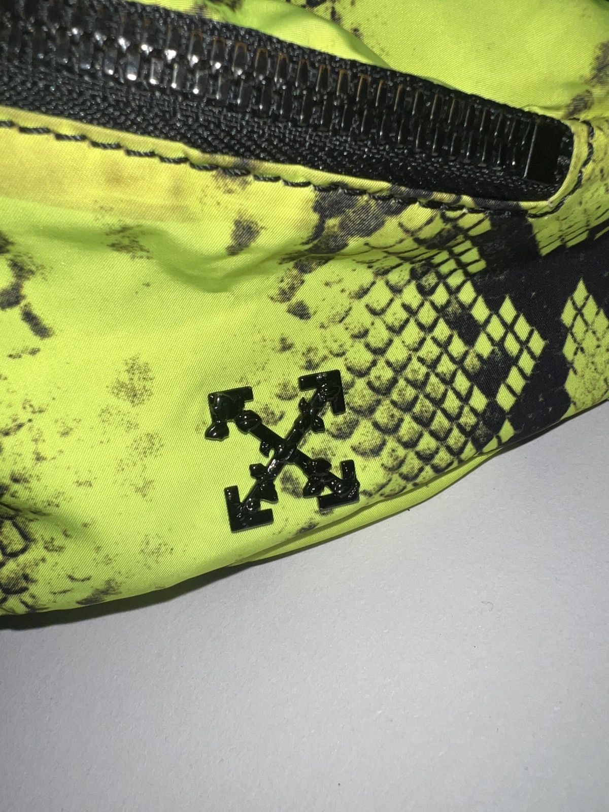 Off-White × Virgil Abloh Off-White Neon Green Black Python Print Belt Bag Virgil Size ONE SIZE - 4 Thumbnail