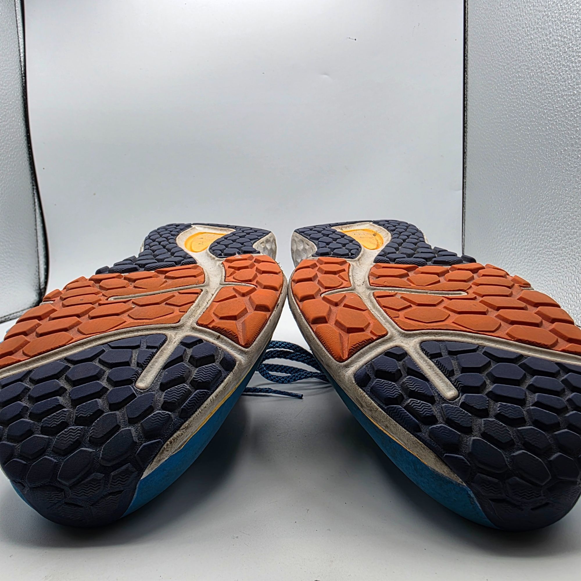 New Balance New Balance Fresh Foam 680v7 Vibrant Sky Mens 10.5 Blue Shoe Size US 10.5 / EU 43-44 - 11 Thumbnail