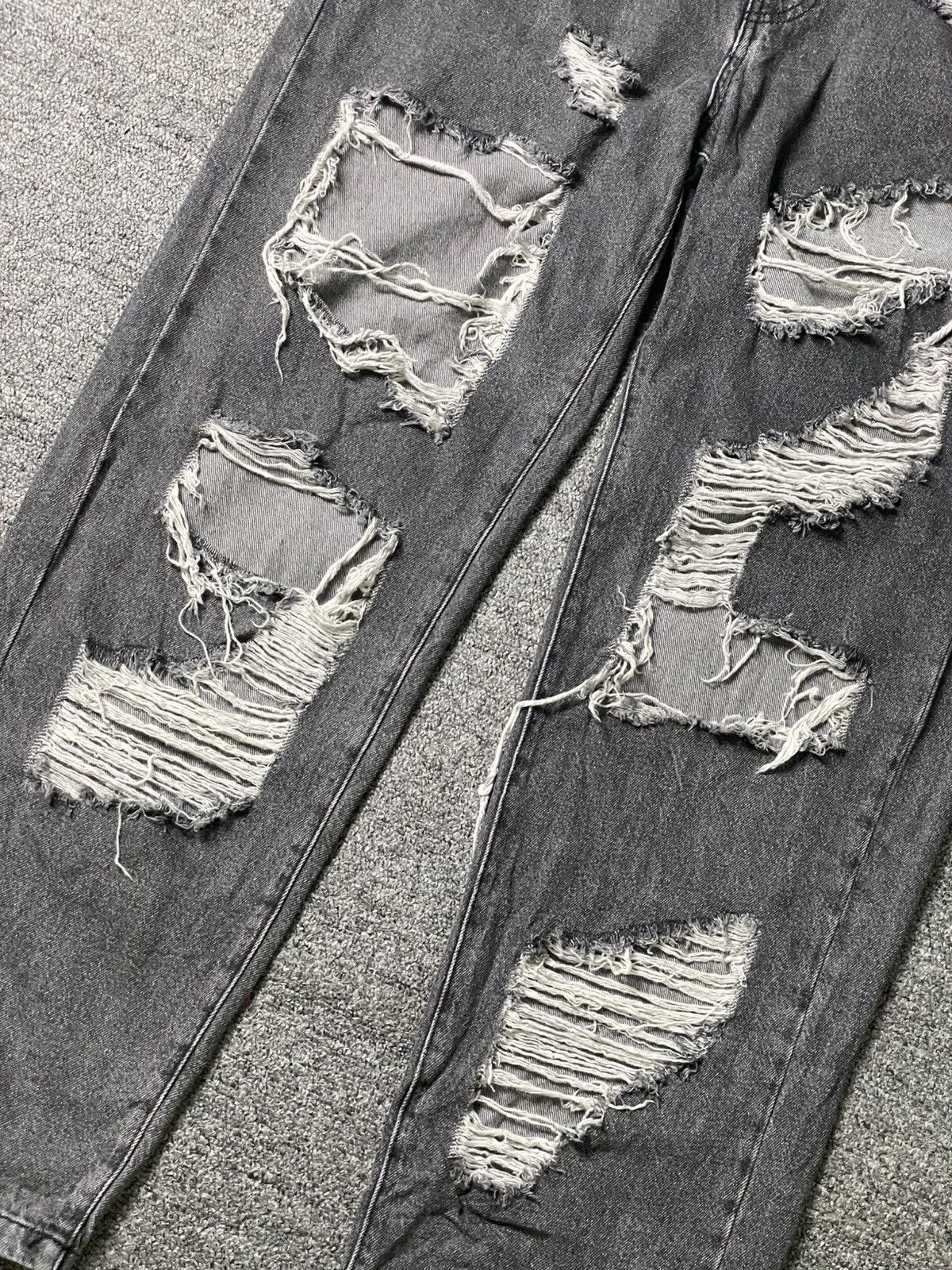 Japanese Brand × Vintage WEGO Distressed Denim Ripped Baggy Jeans (104) Size US 28 / EU 44 - 2 Thumbnail