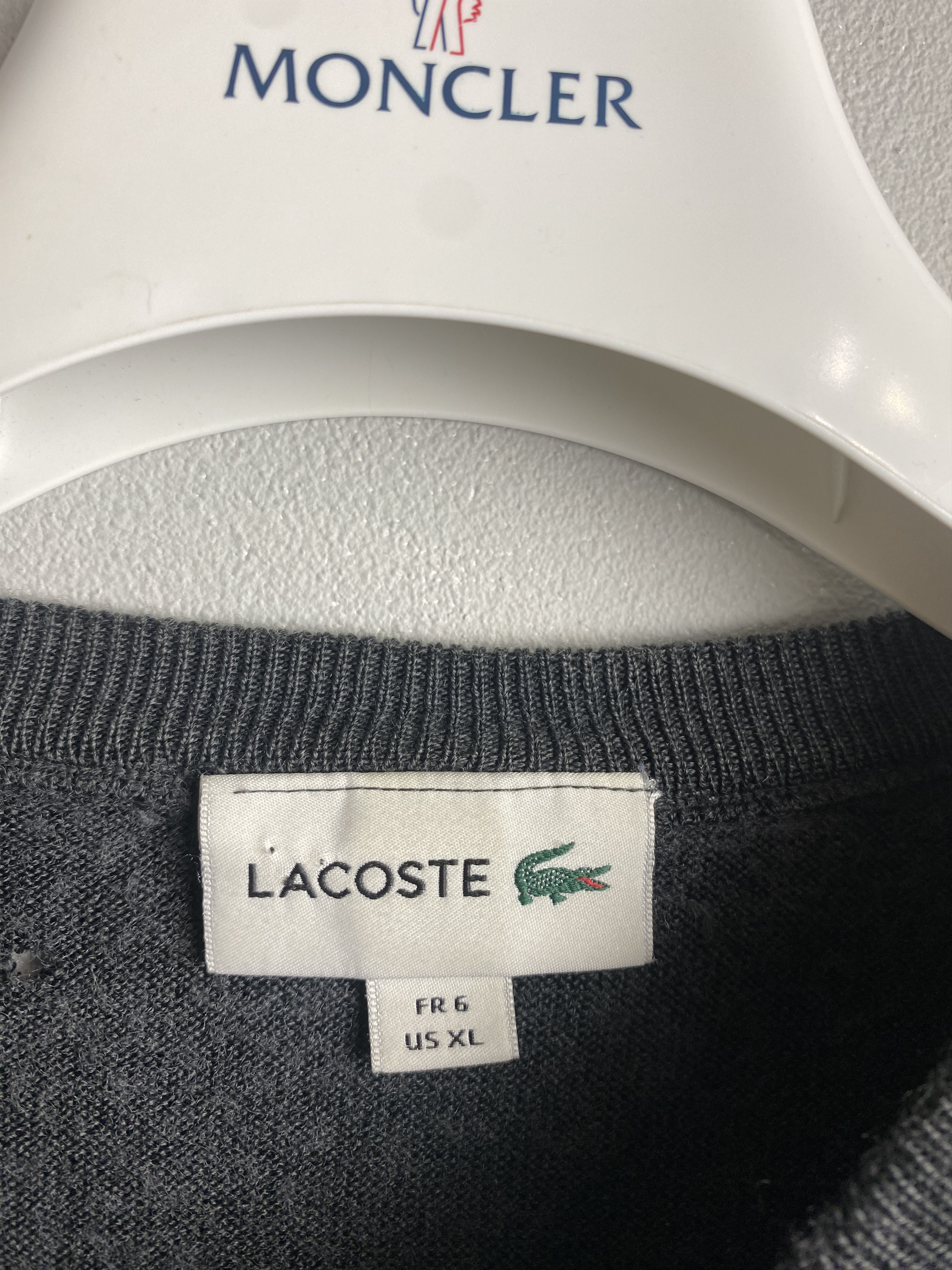 Lacoste Lacoste small logo v neck sweater knitwear jumper Size US XL / EU 56 / 4 - 3 Thumbnail