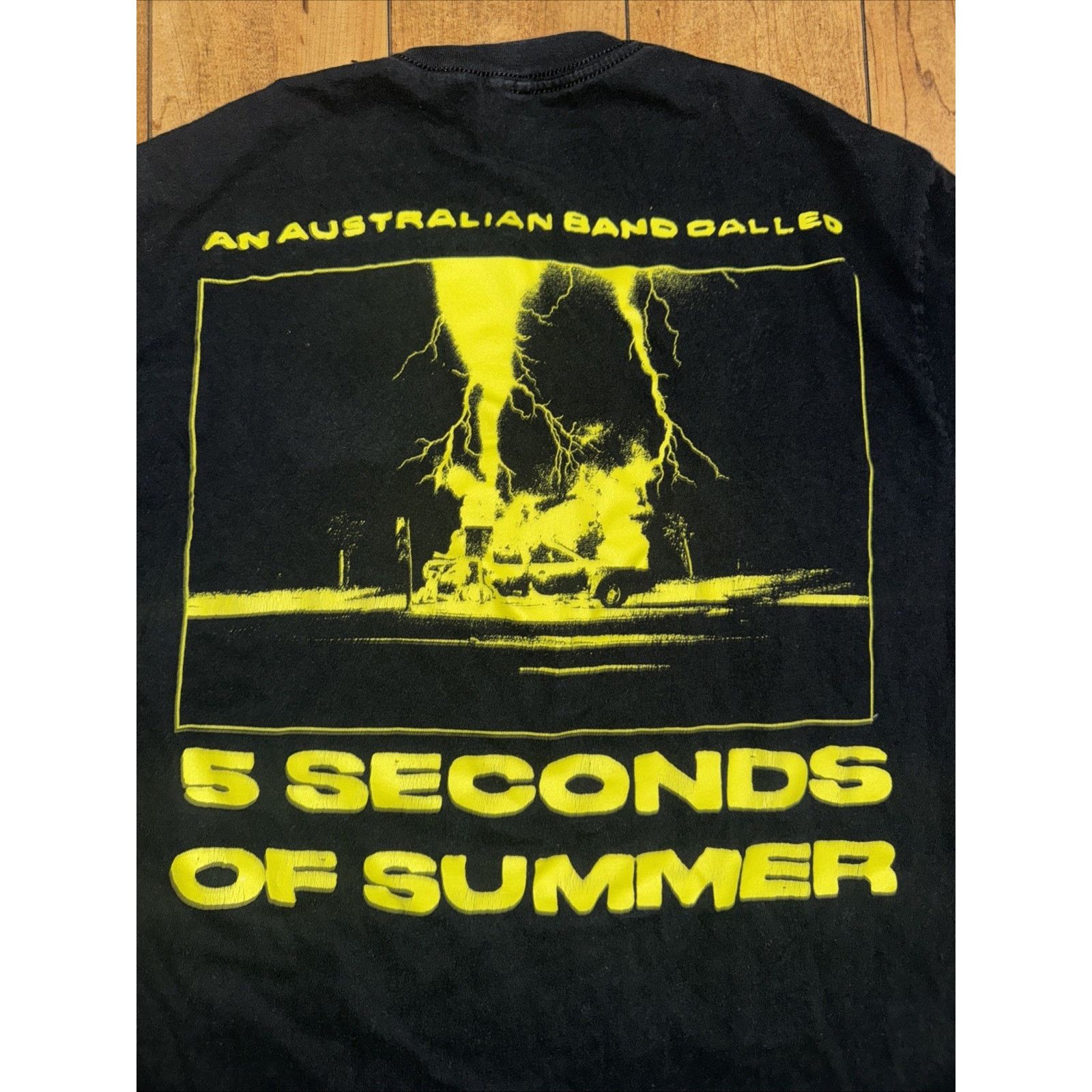 Band Tees 5 Seconds of Summer Band Tee Black Yellow L 21x27 Size US L / EU 52-54 / 3 - 2 Thumbnail