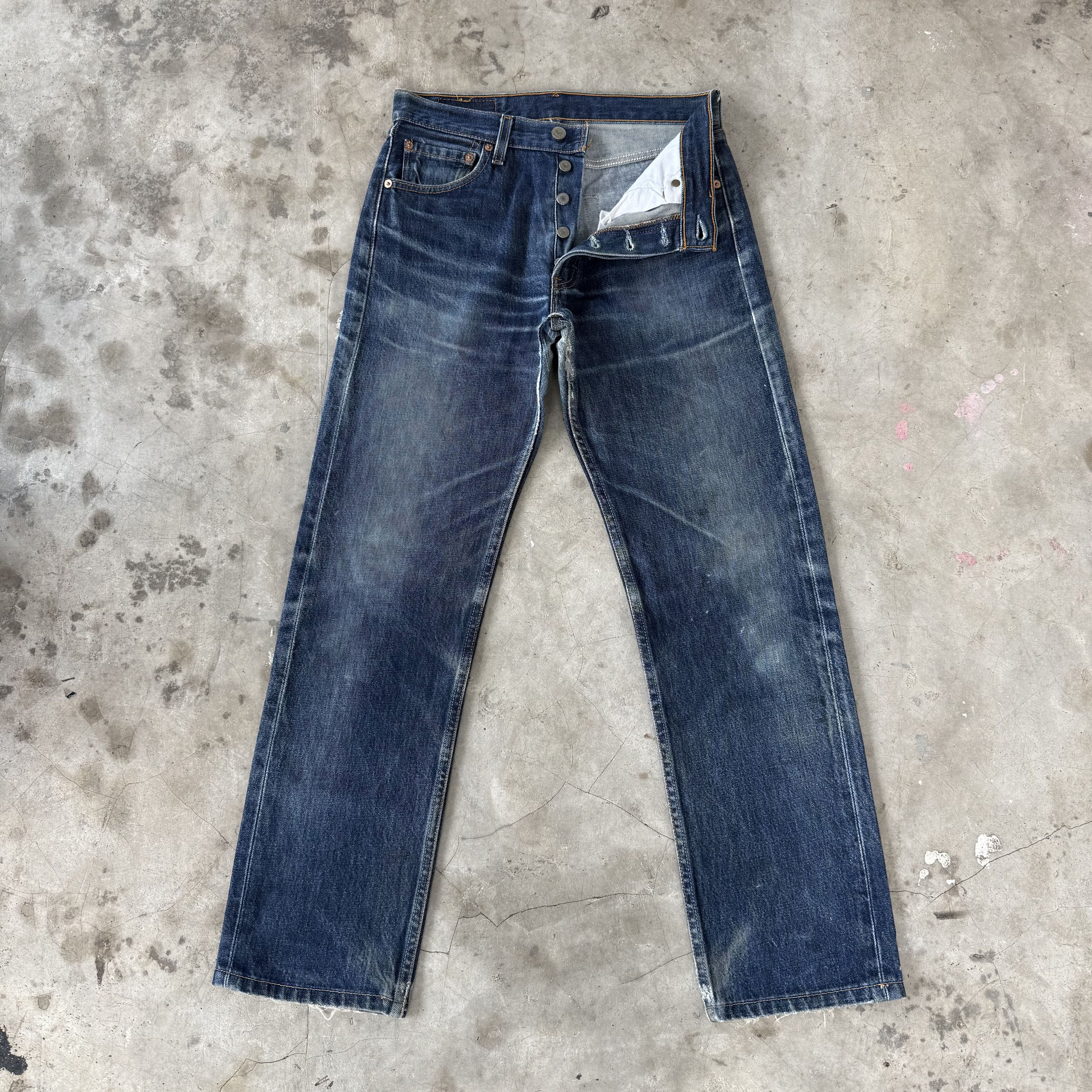 Levi's Vintage Clothing W30 Vintage Levi's 501 Faded Denim Jean Pants Size US 30 / EU 46 - 2 Thumbnail