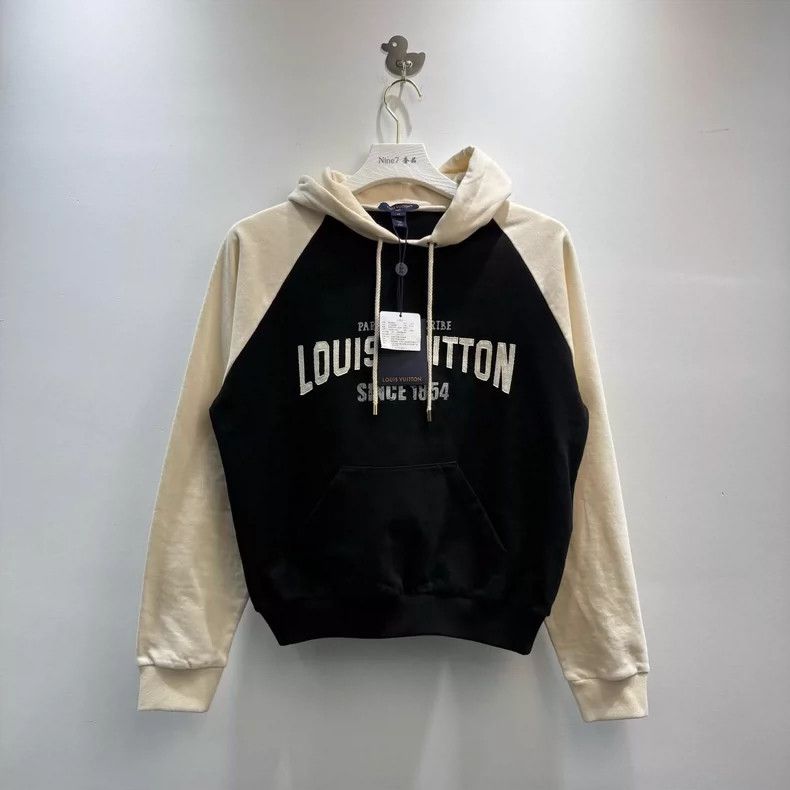 Louis Vuitton Louis Vuitton 25 New Monogram Embroidered Logo Long Sleeve Size US M / EU 48-50 / 2 - 1 Thumbnail