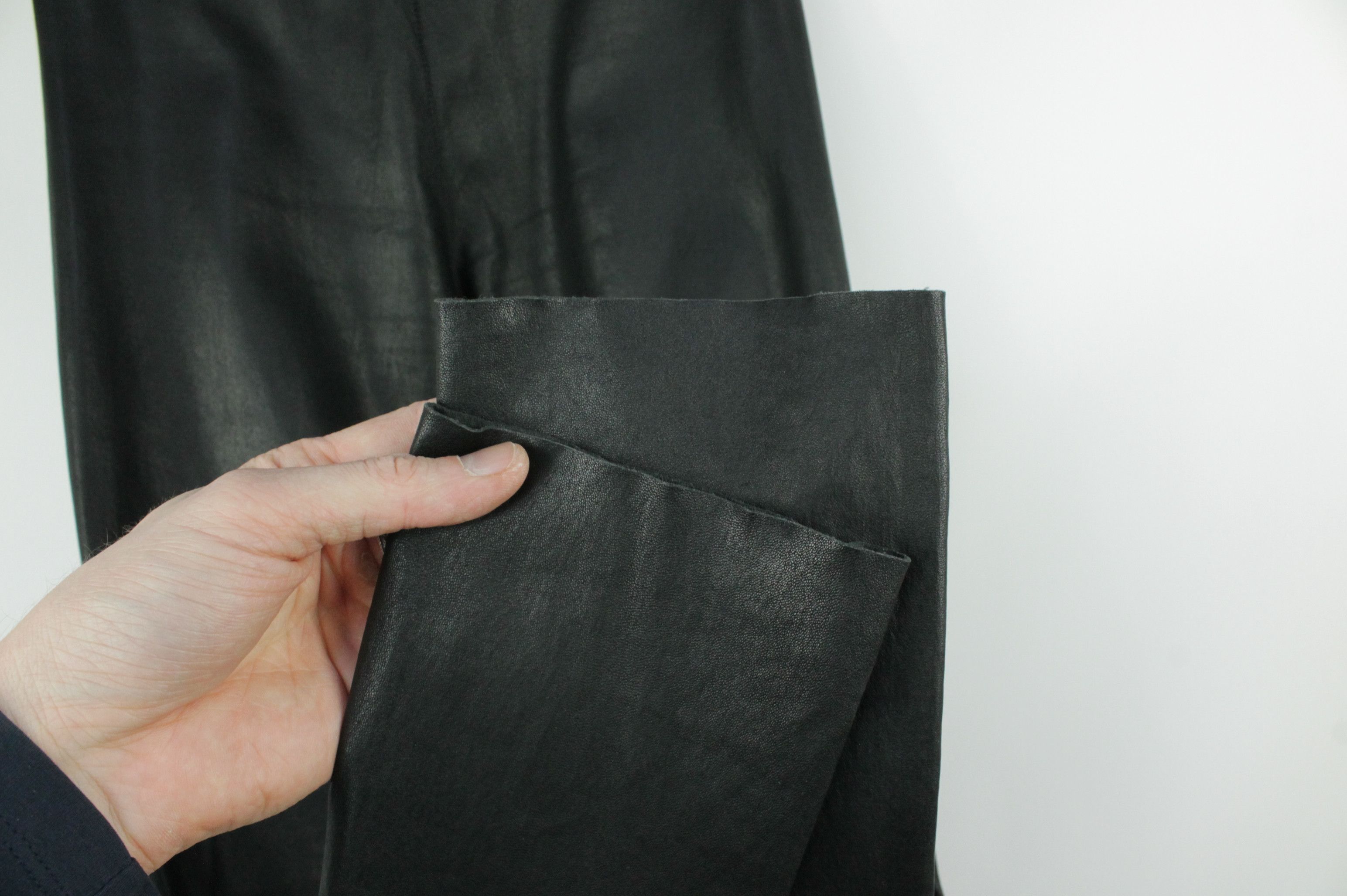Designer Fogal Black Genuine Leather Leggings Size 28" / US 6 / IT 42 - 3 Thumbnail