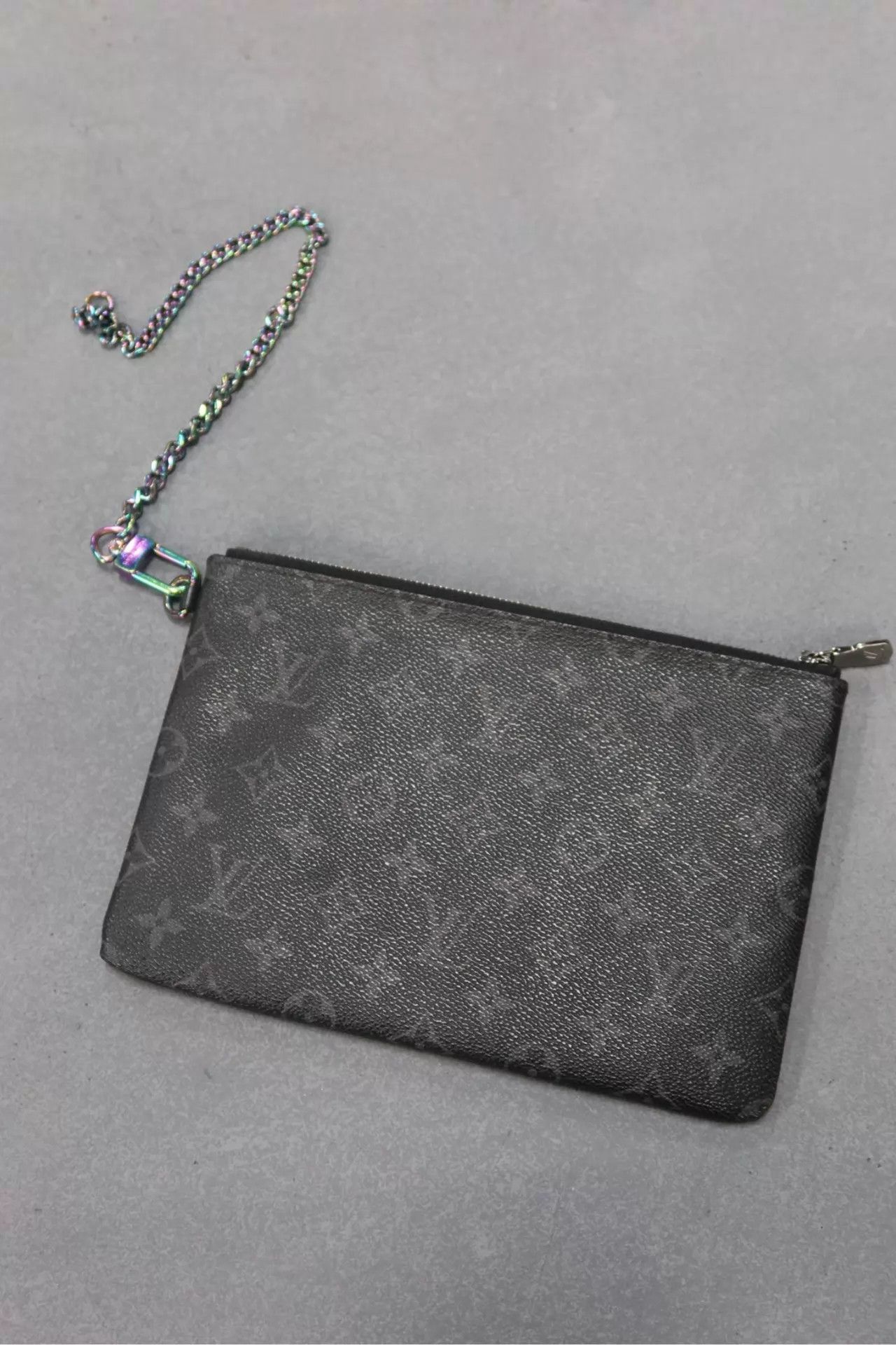 Louis Vuitton LV x Fragment Lightning Quenched Logo Chain Clutch Size ONE SIZE - 2 Thumbnail